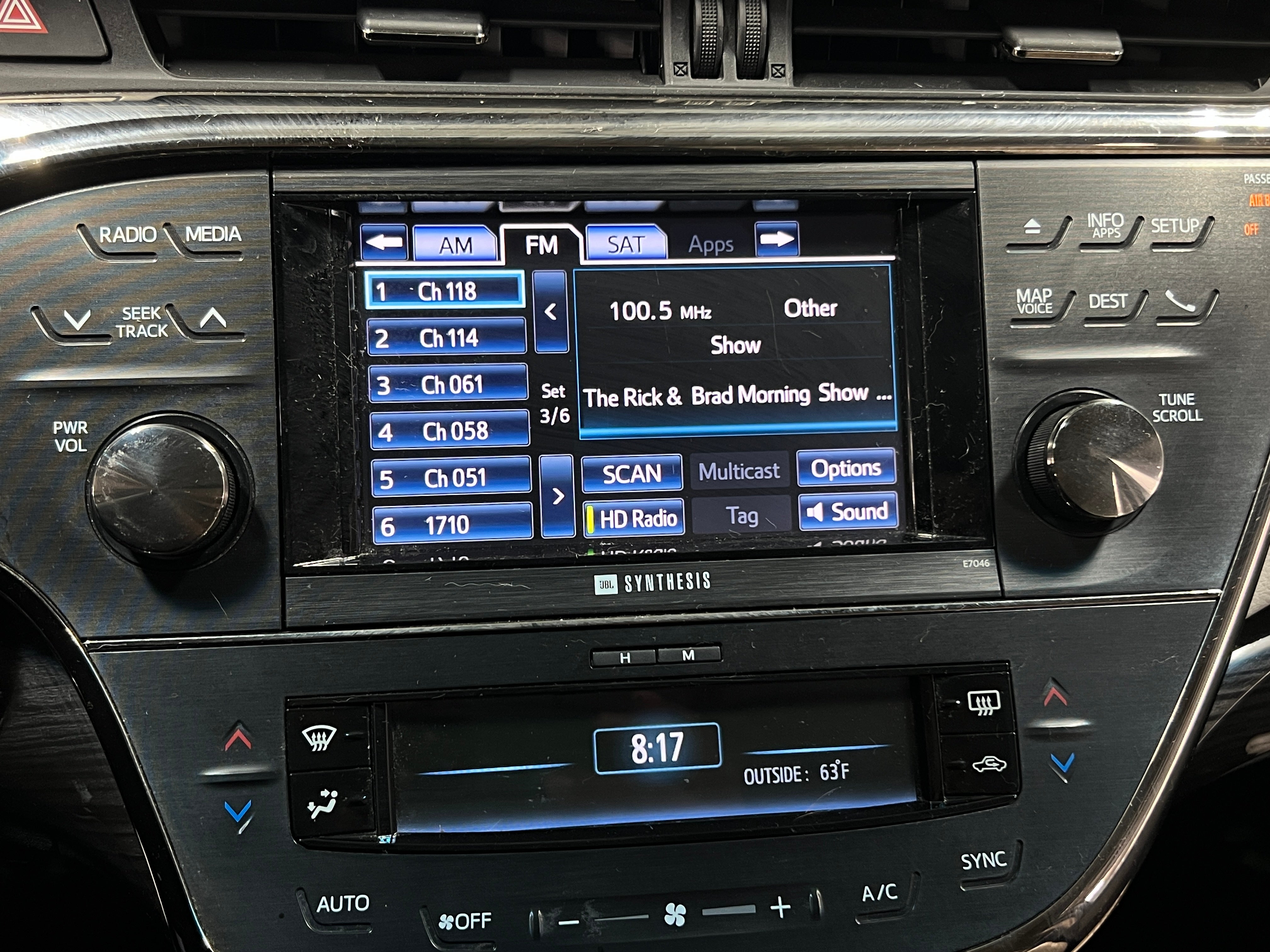 2013 Toyota Avalon Limited 3