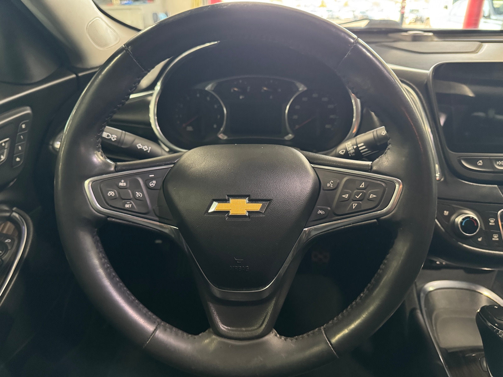Thumbnail: 2017 Chevrolet Malibu - 5