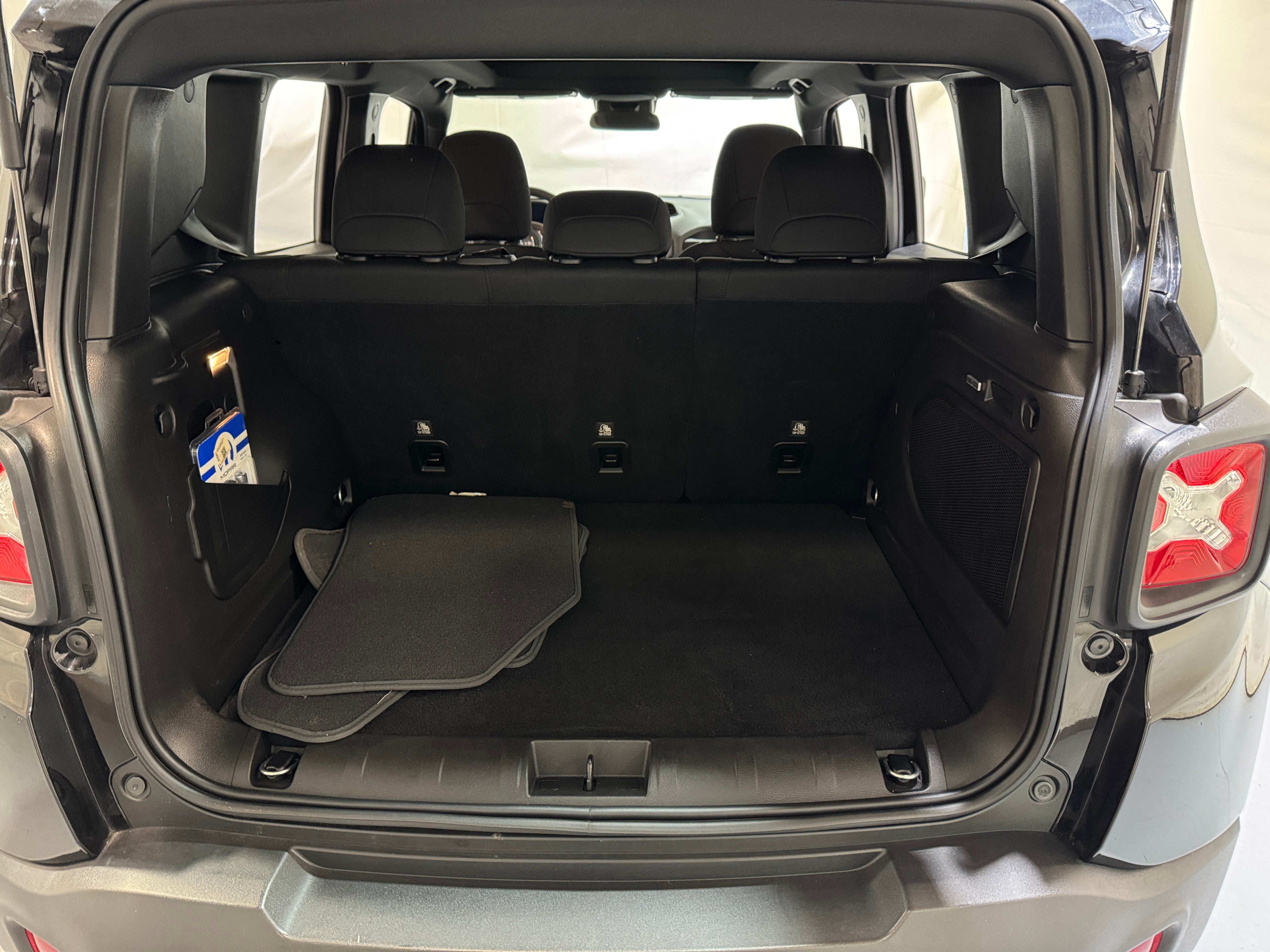 2021 Jeep Renegade 80th Anniversary 7