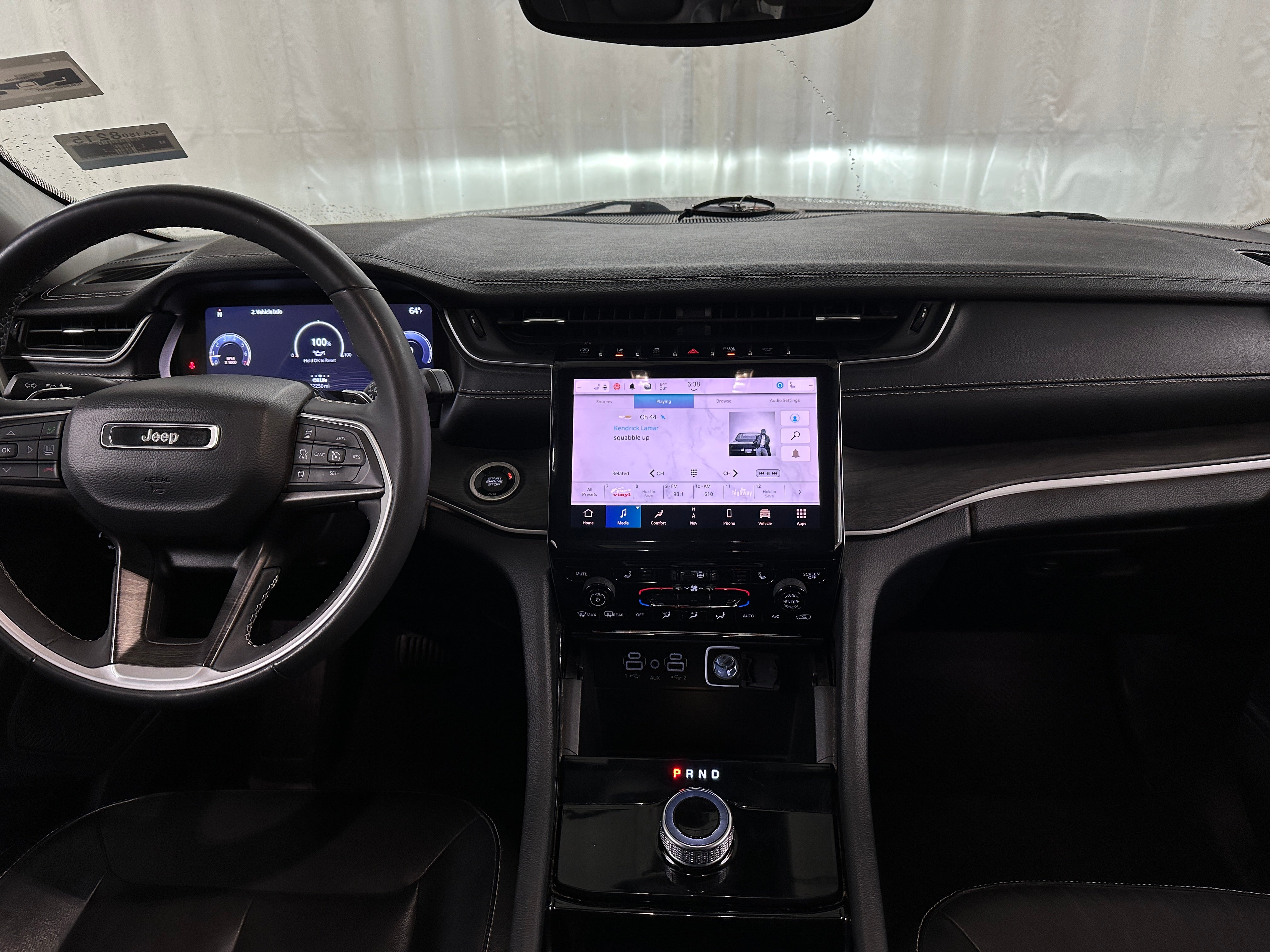 2023 Jeep Grand Cherokee Limited Edition 2