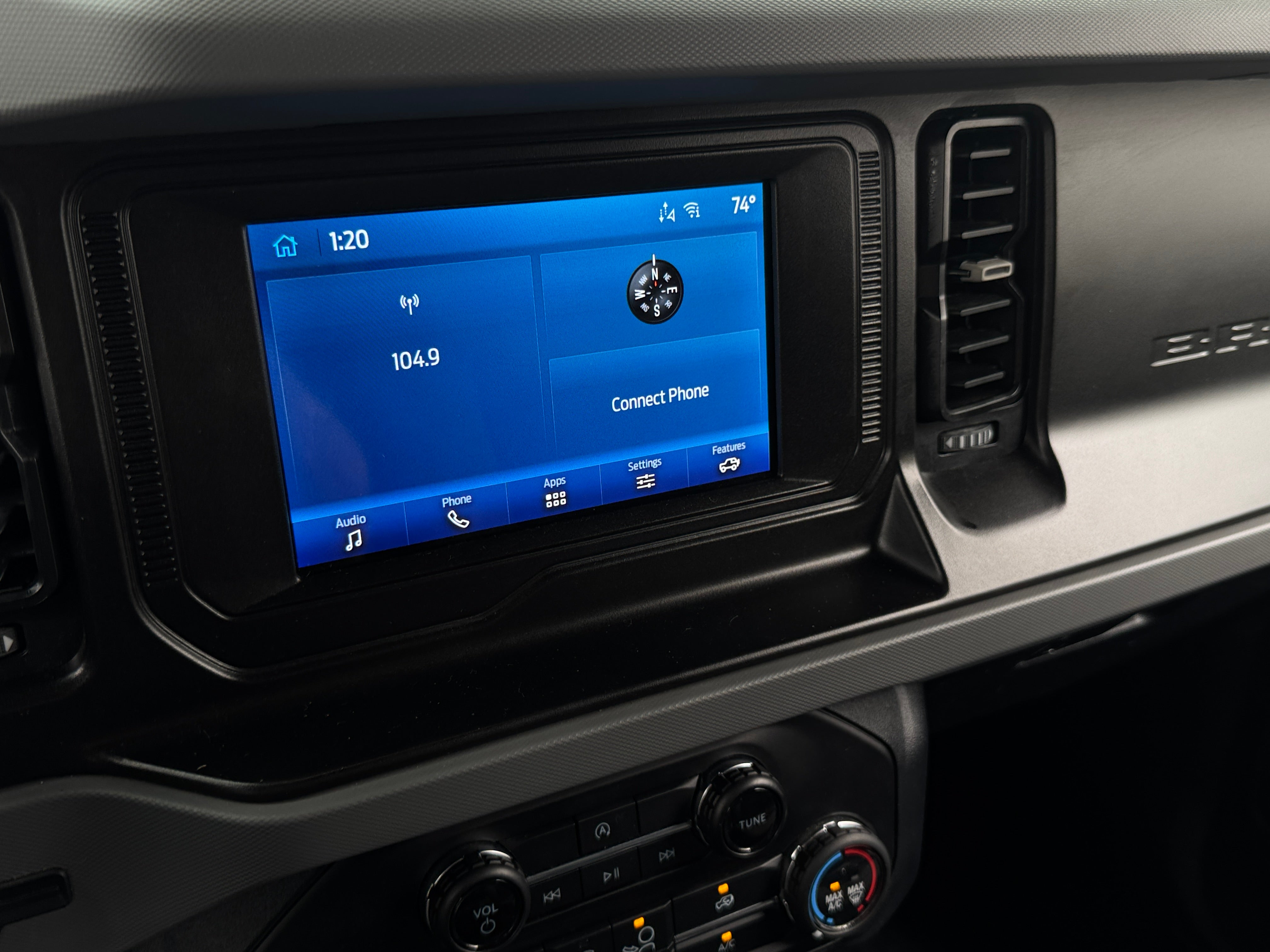 2021 Ford Bronco Base 3