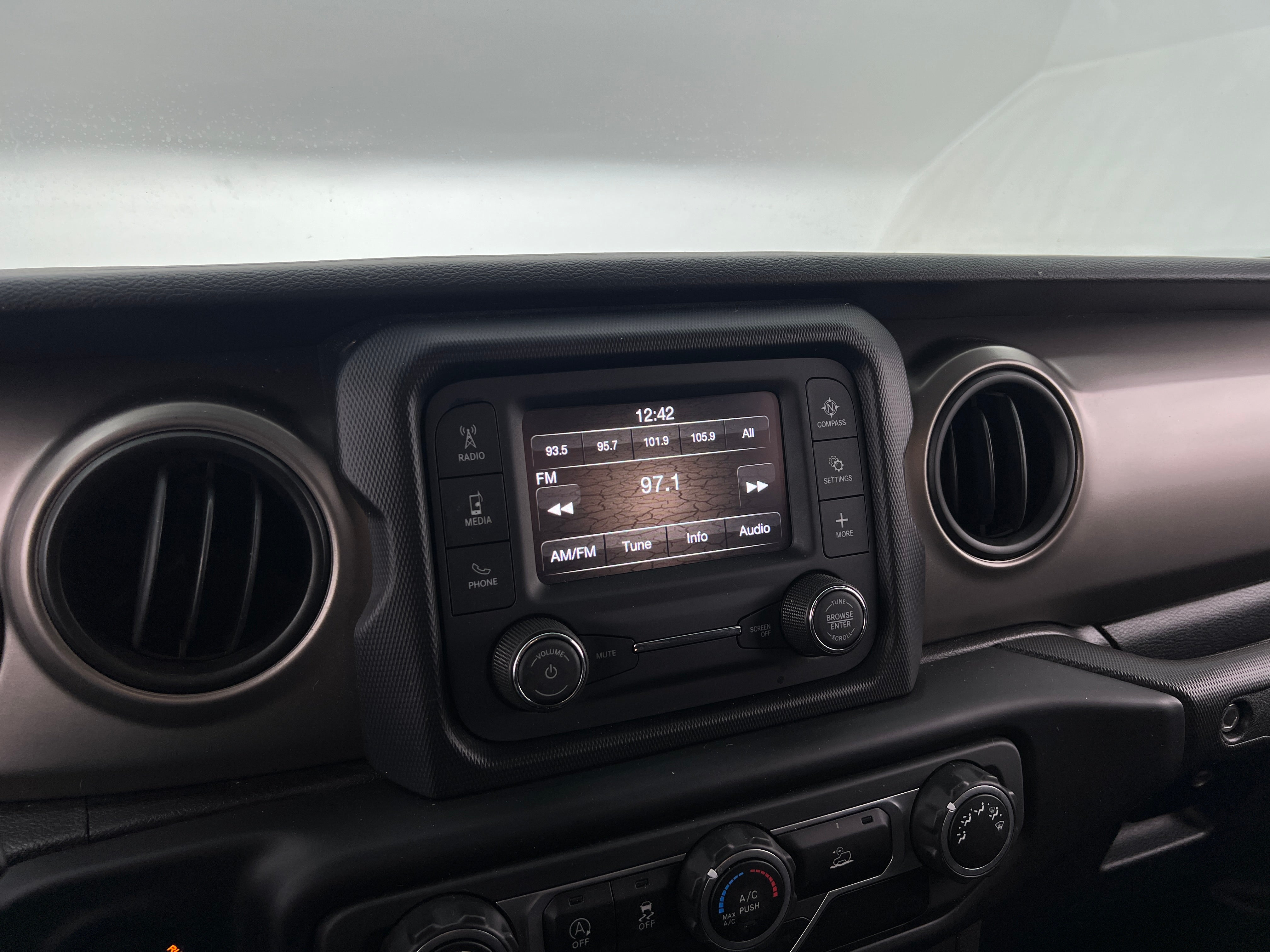 2021 Jeep Gladiator Sport 4
