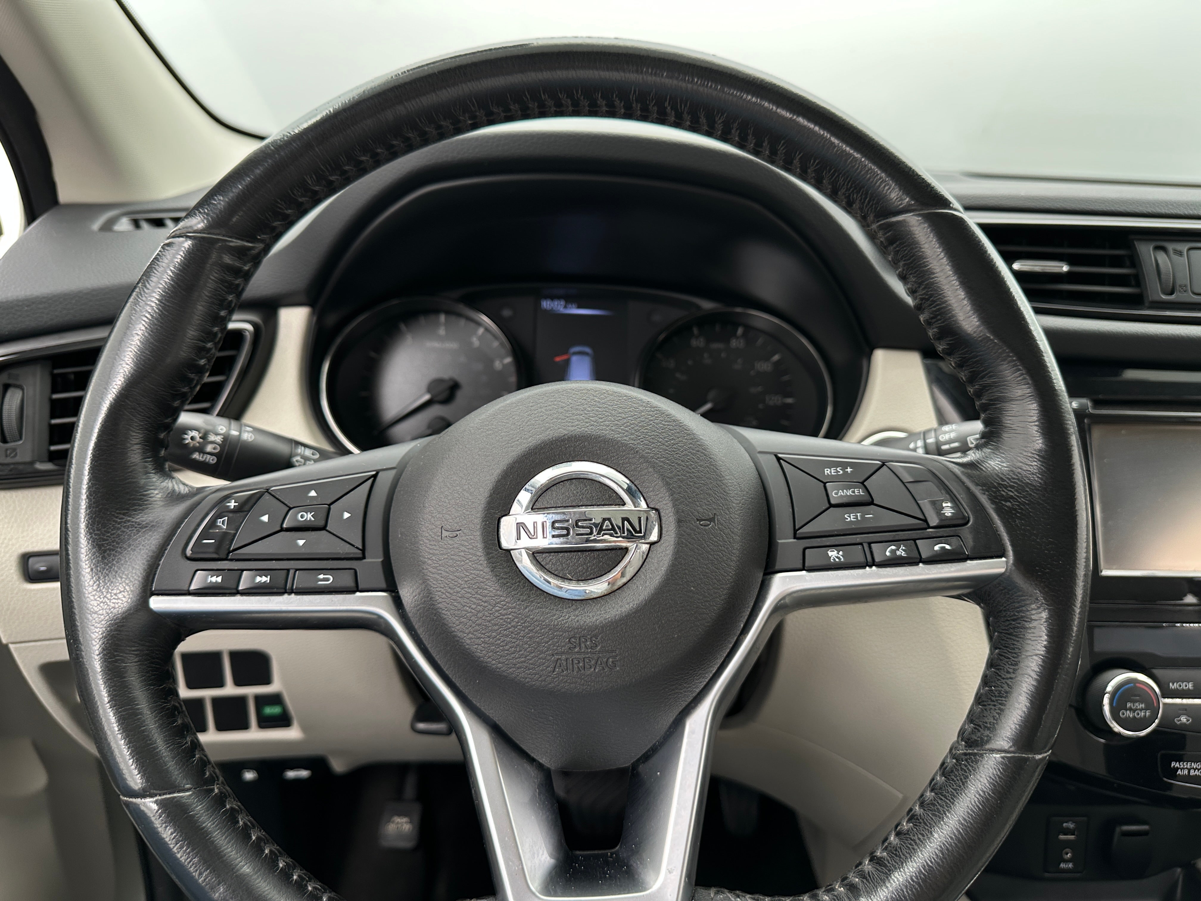 2017 Nissan Rogue Sport SL 4