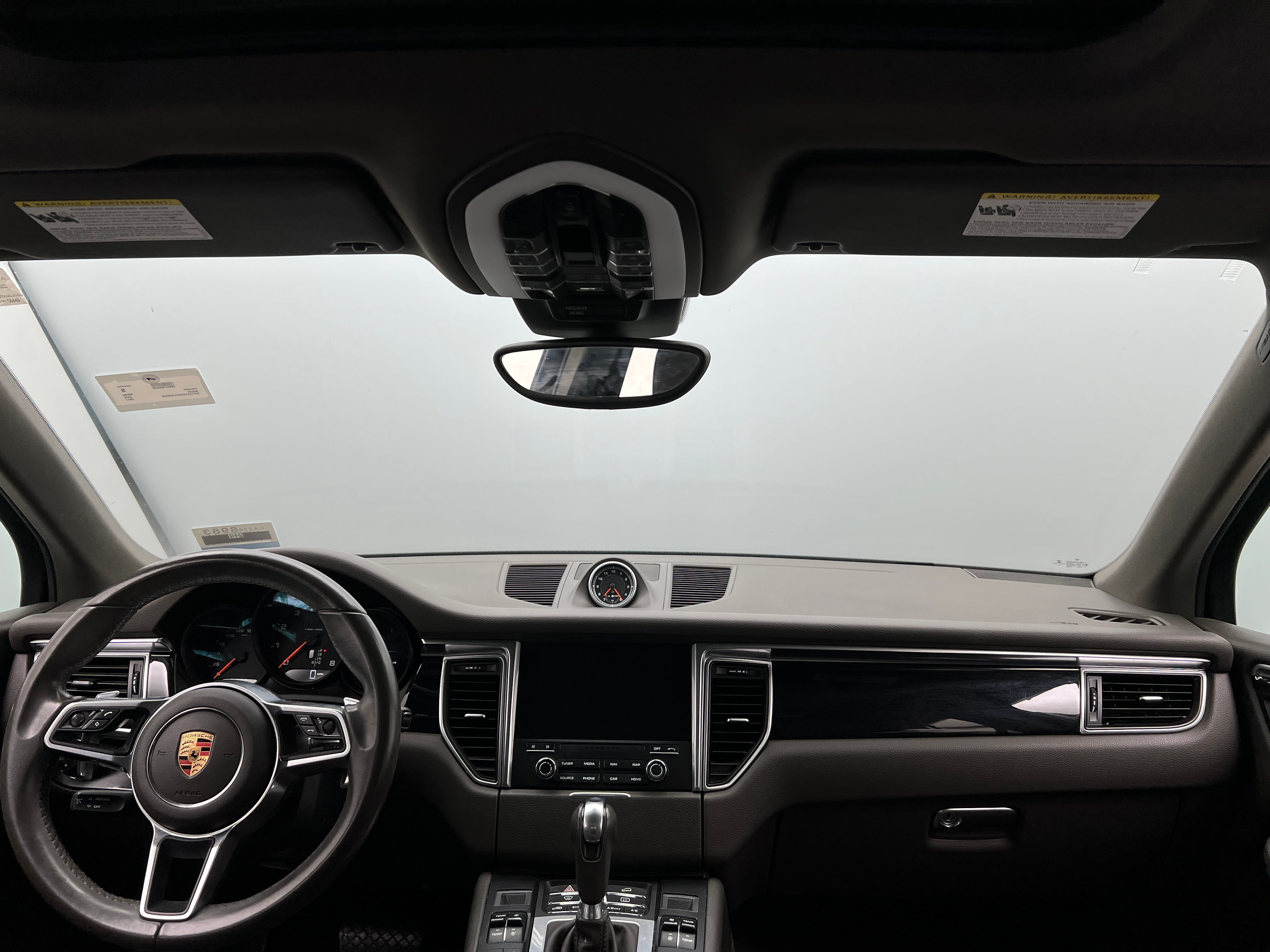 2017 Porsche Macan Base 2