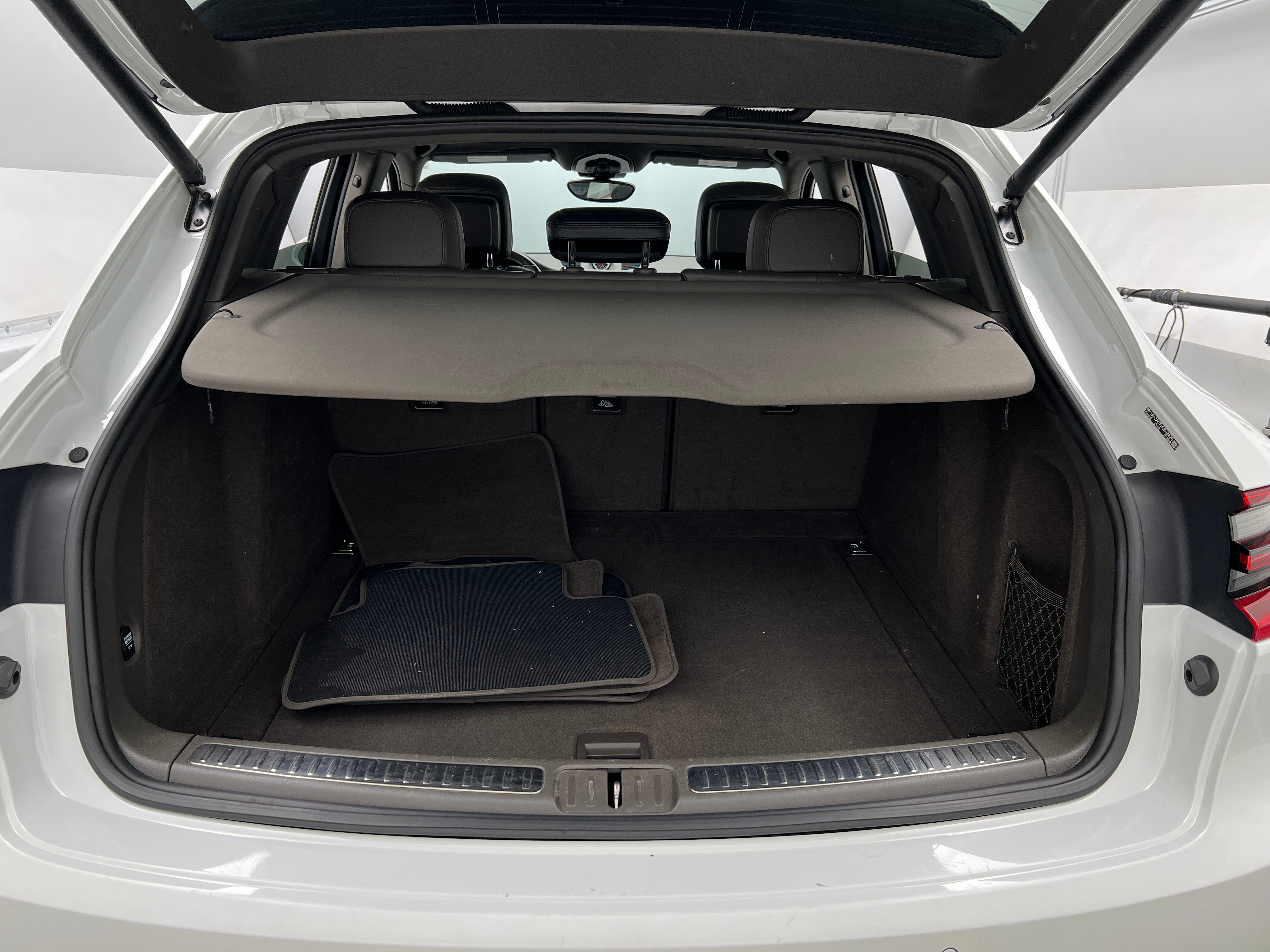 2017 Porsche Macan Base 6