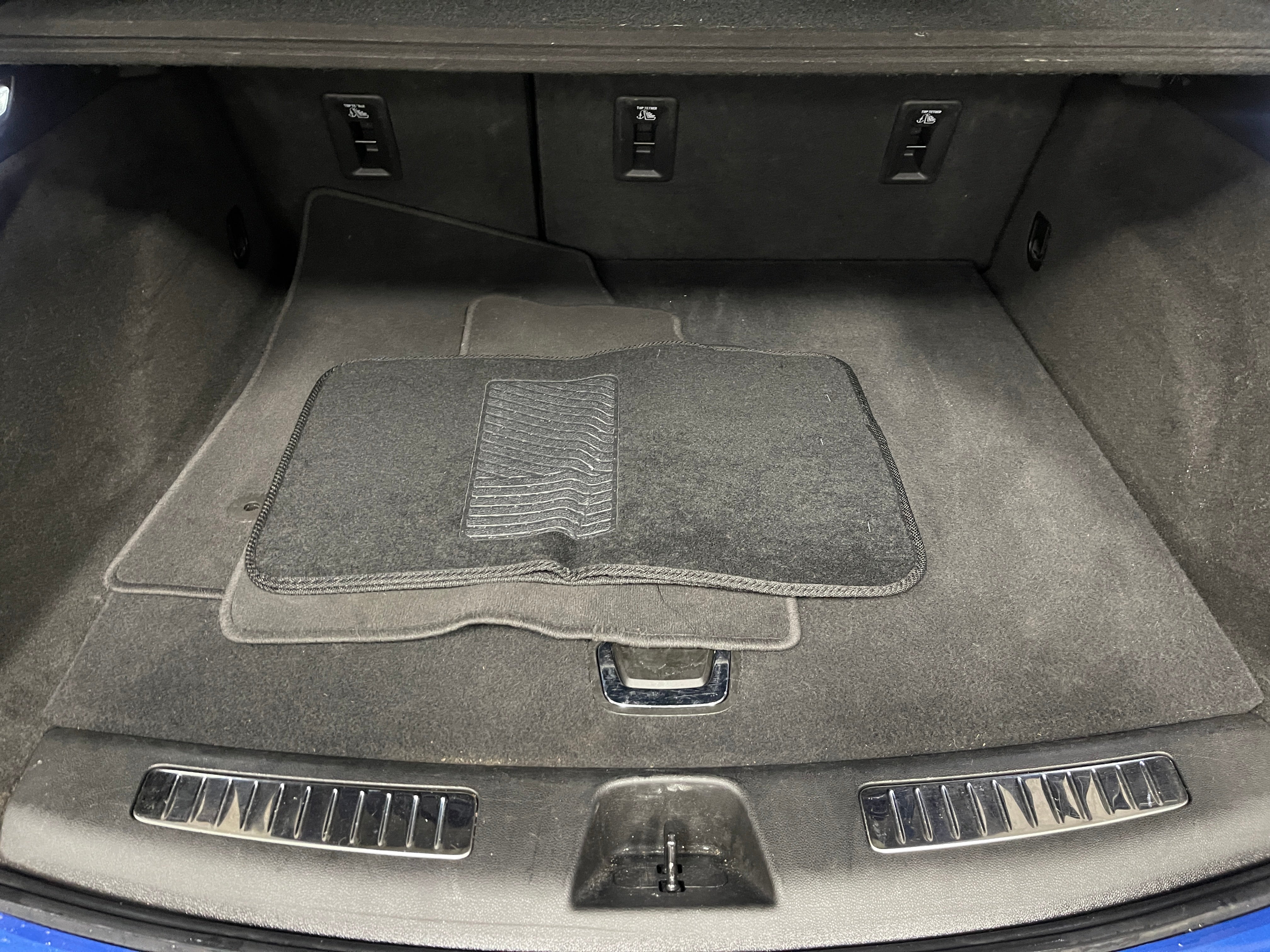 2023 Cadillac XT4 Premium Luxury 6
