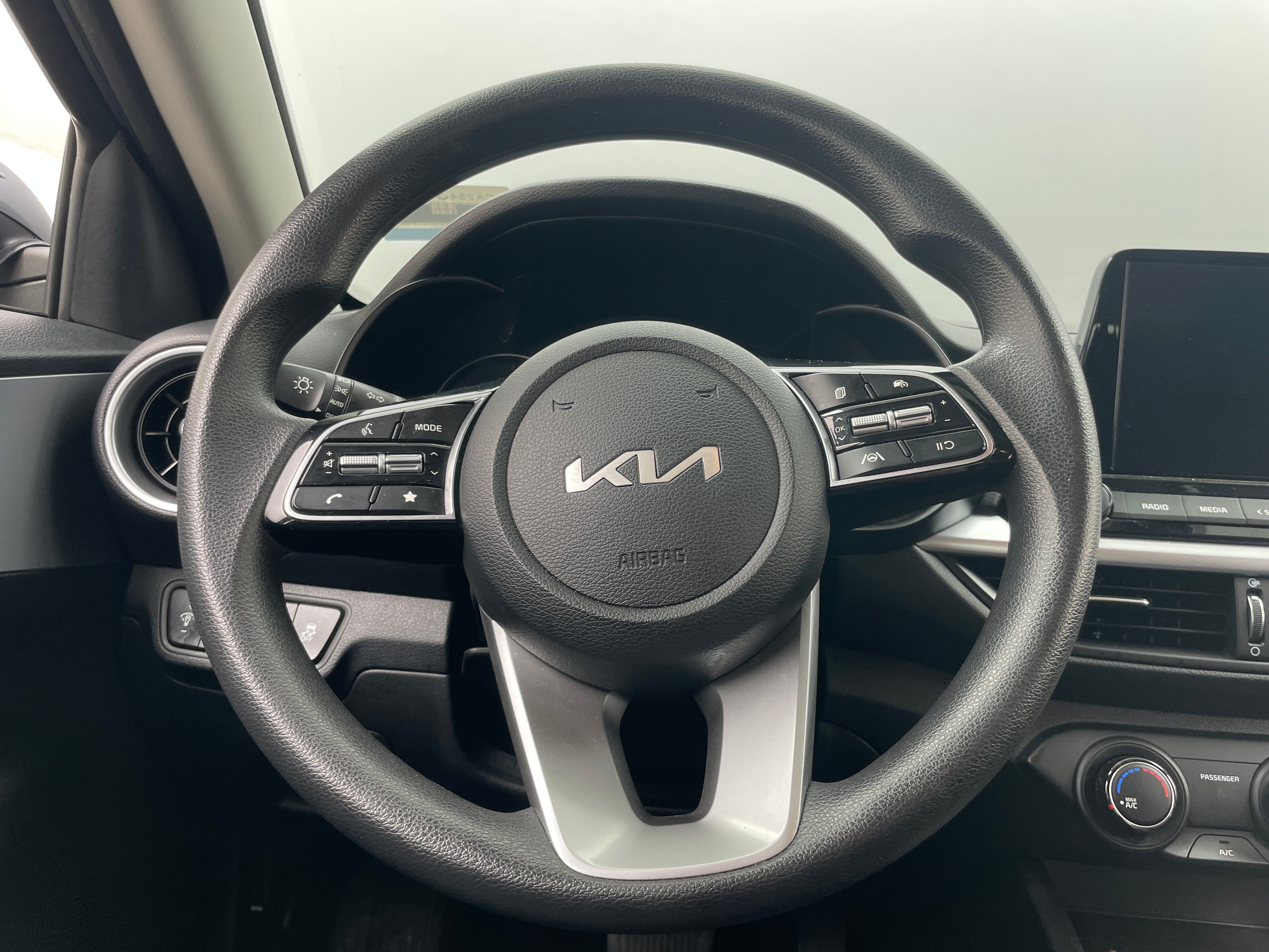 2024 Kia Forte LXS 5