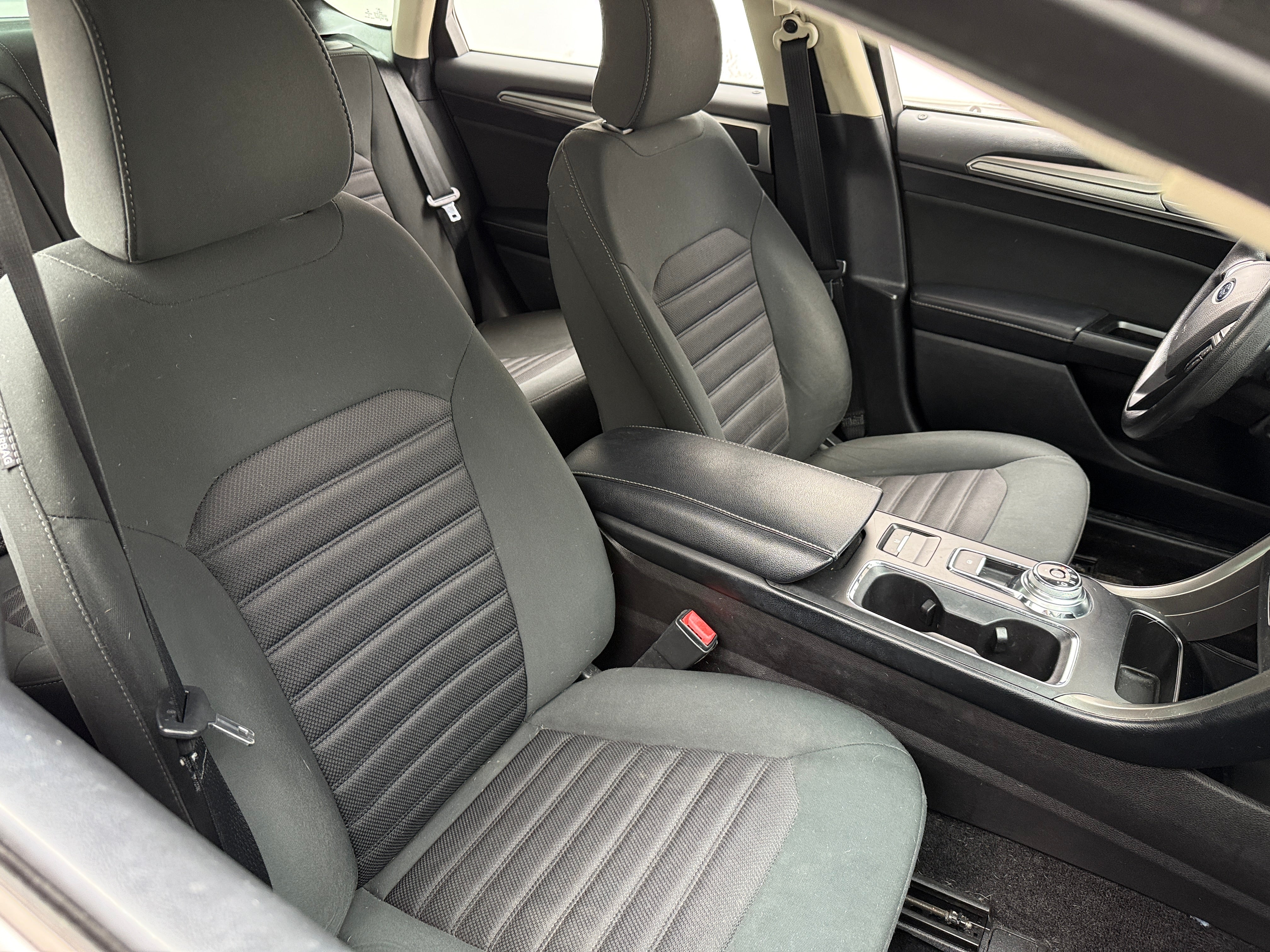 2017 Ford Fusion SE 2