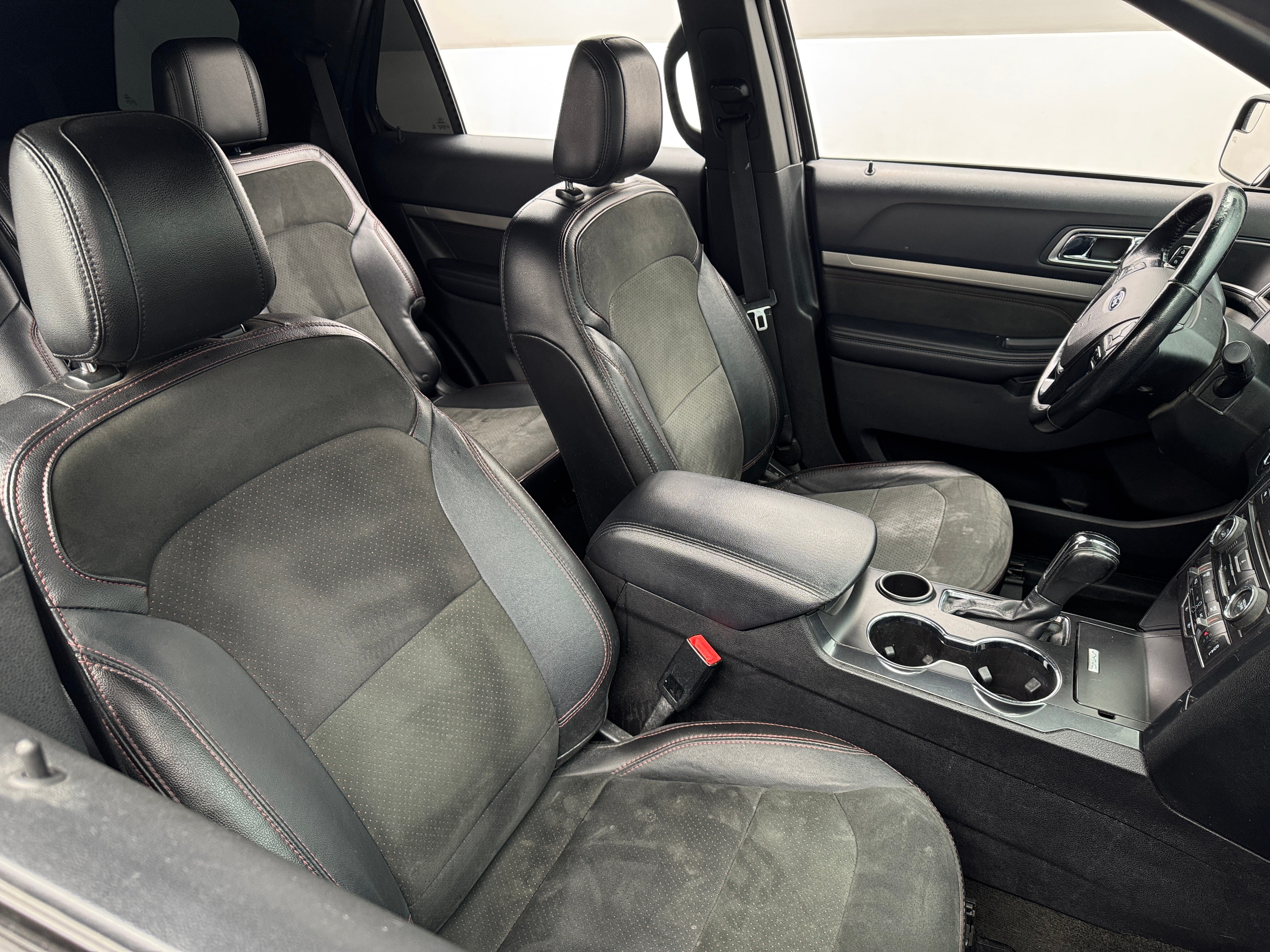 2018 Ford Explorer XLT 2
