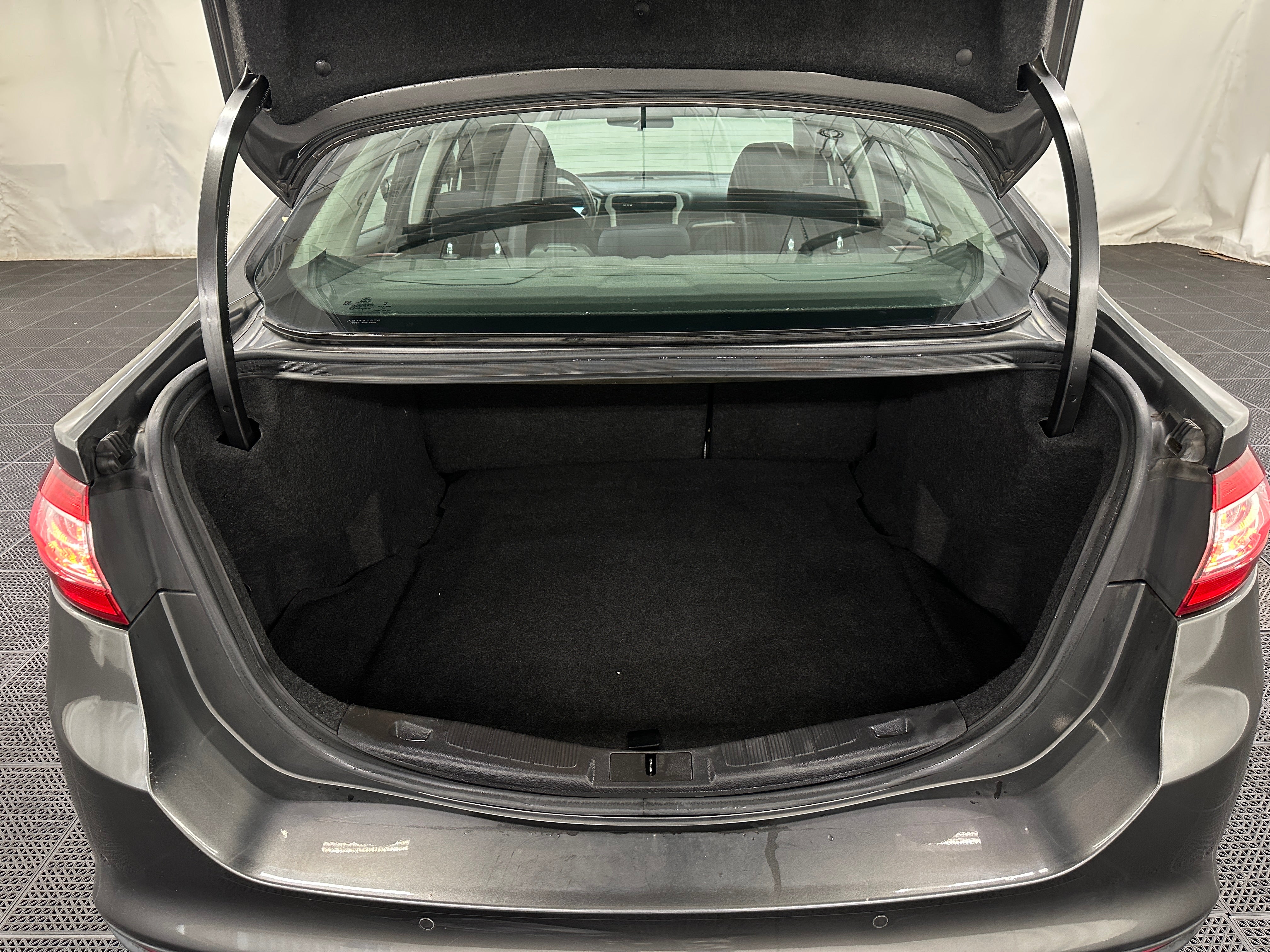 2016 Ford Fusion SE 7