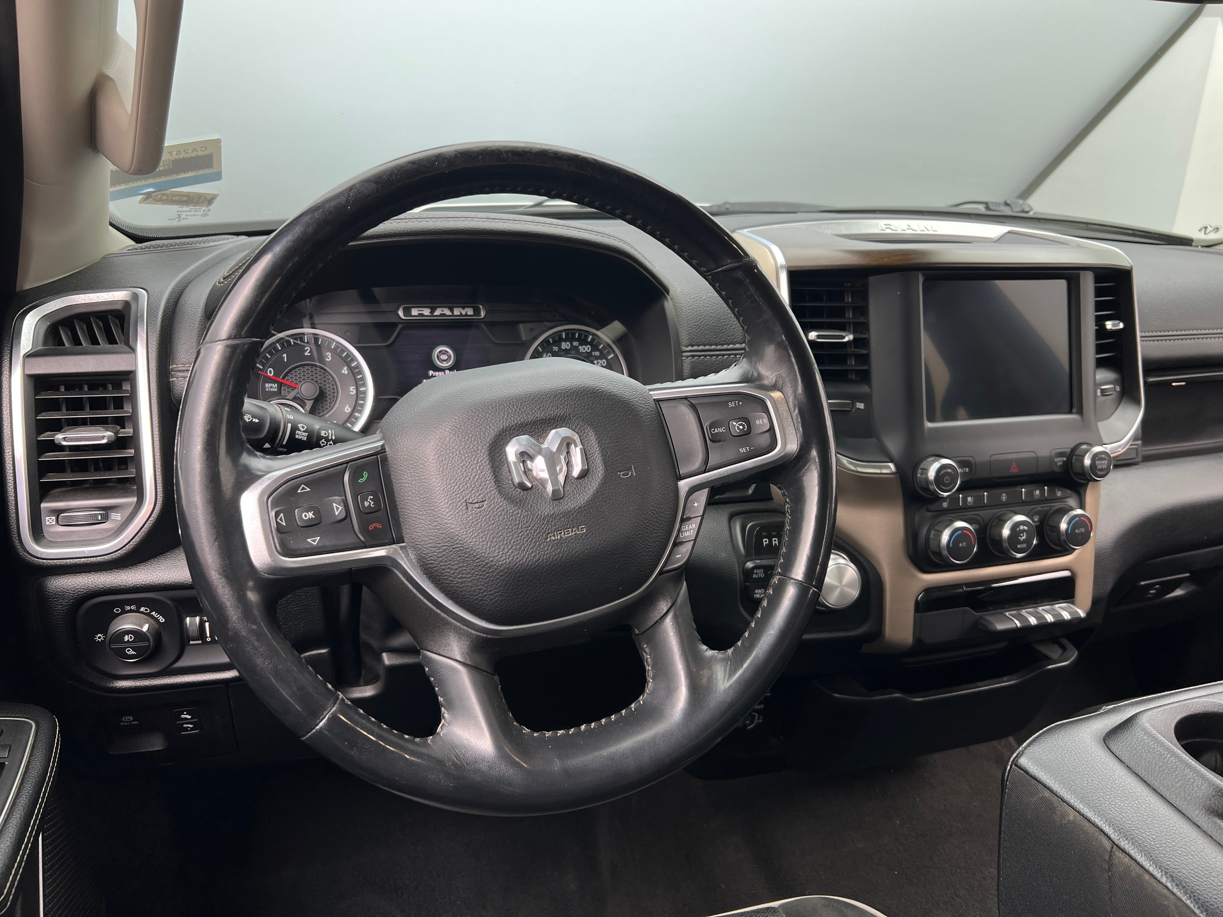 2022 RAM 1500 Laramie 4