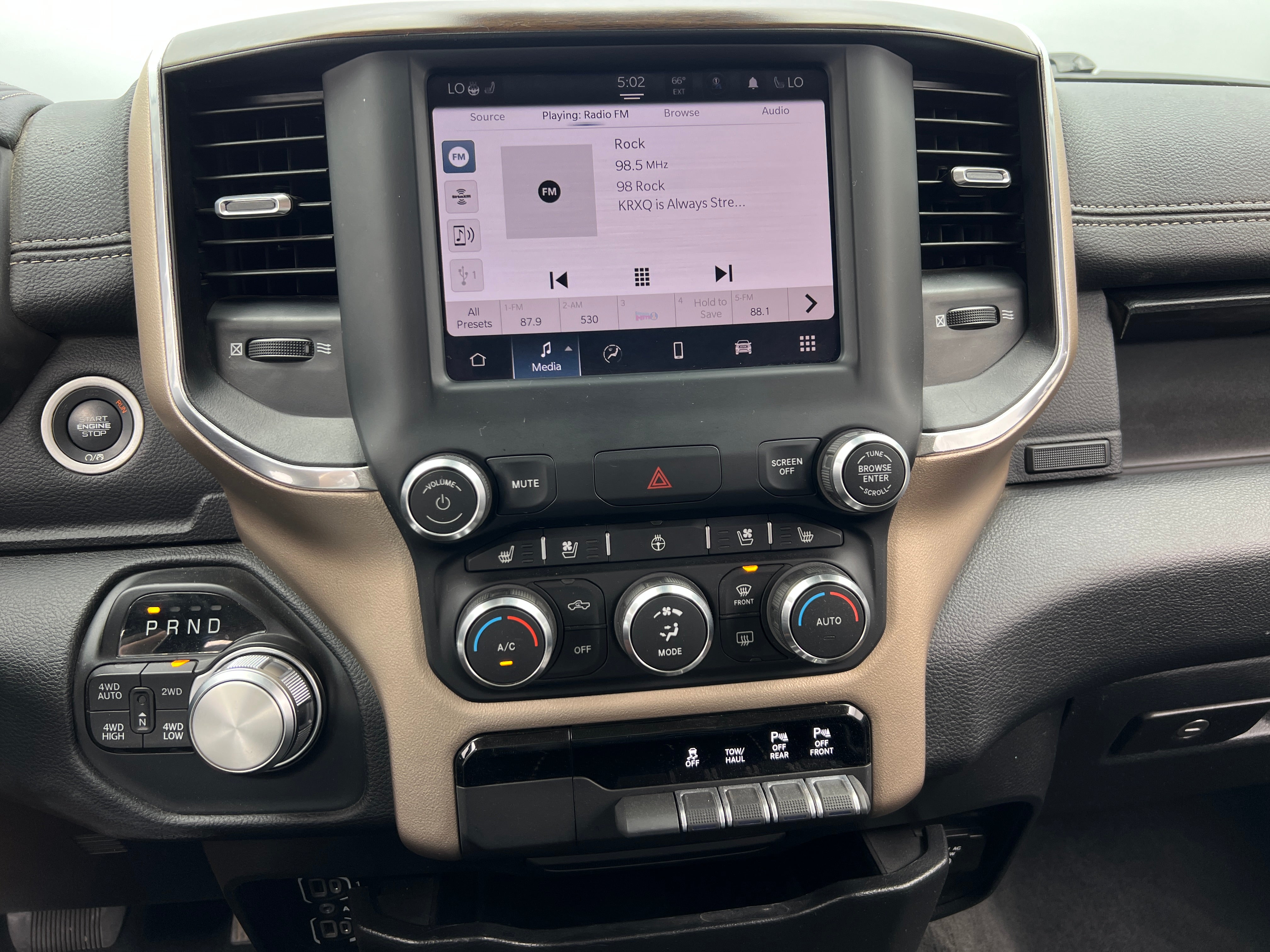 2022 RAM 1500 Laramie 3
