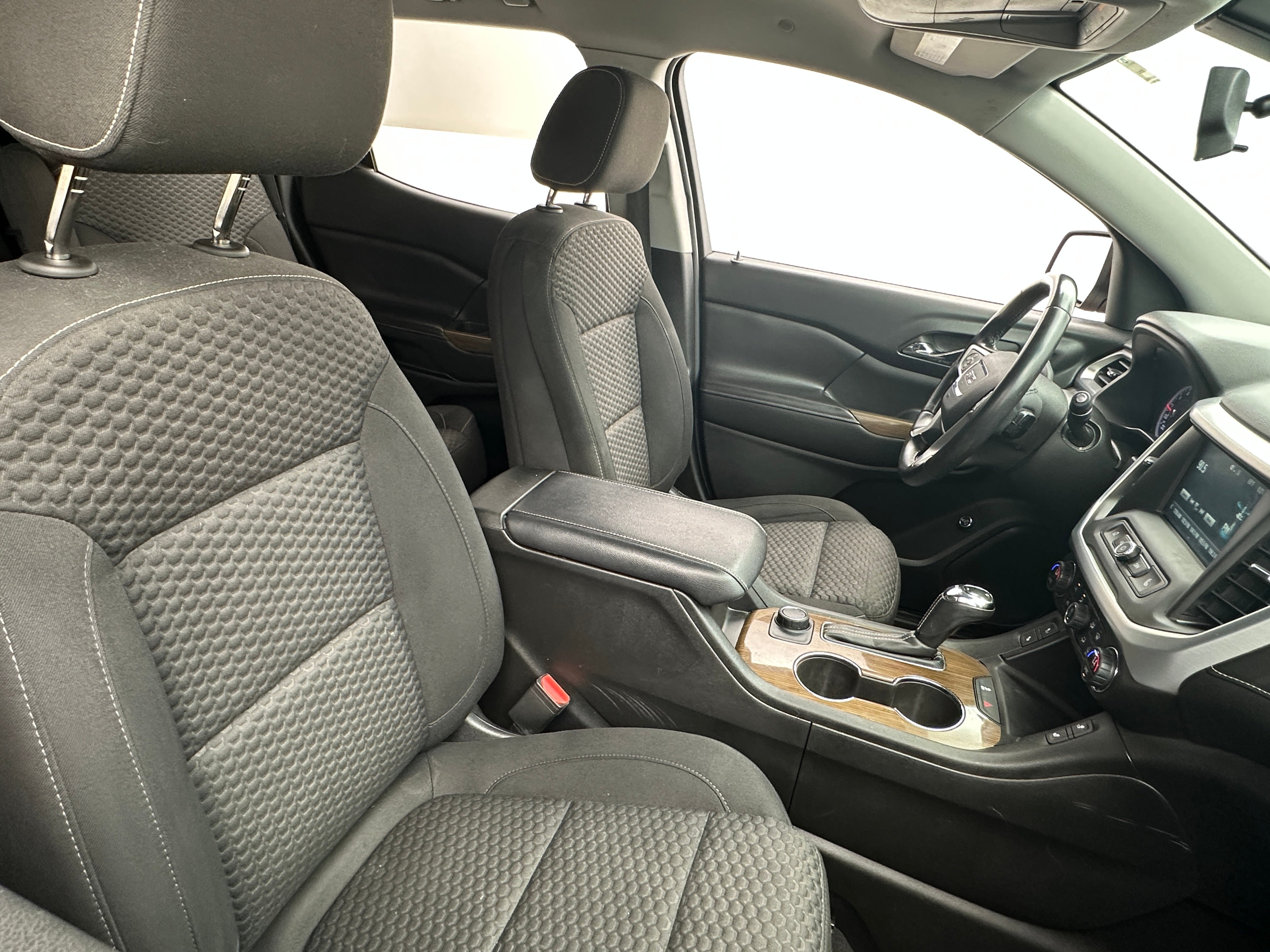 2018 GMC Acadia SLE 2
