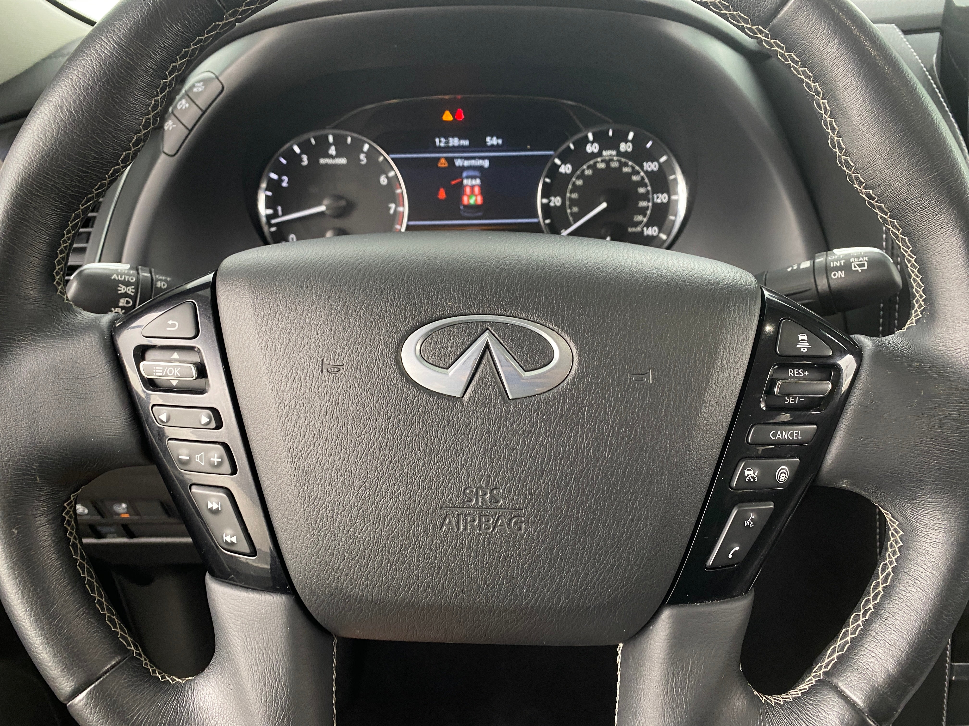 2023 INFINITI QX80 Luxe 4