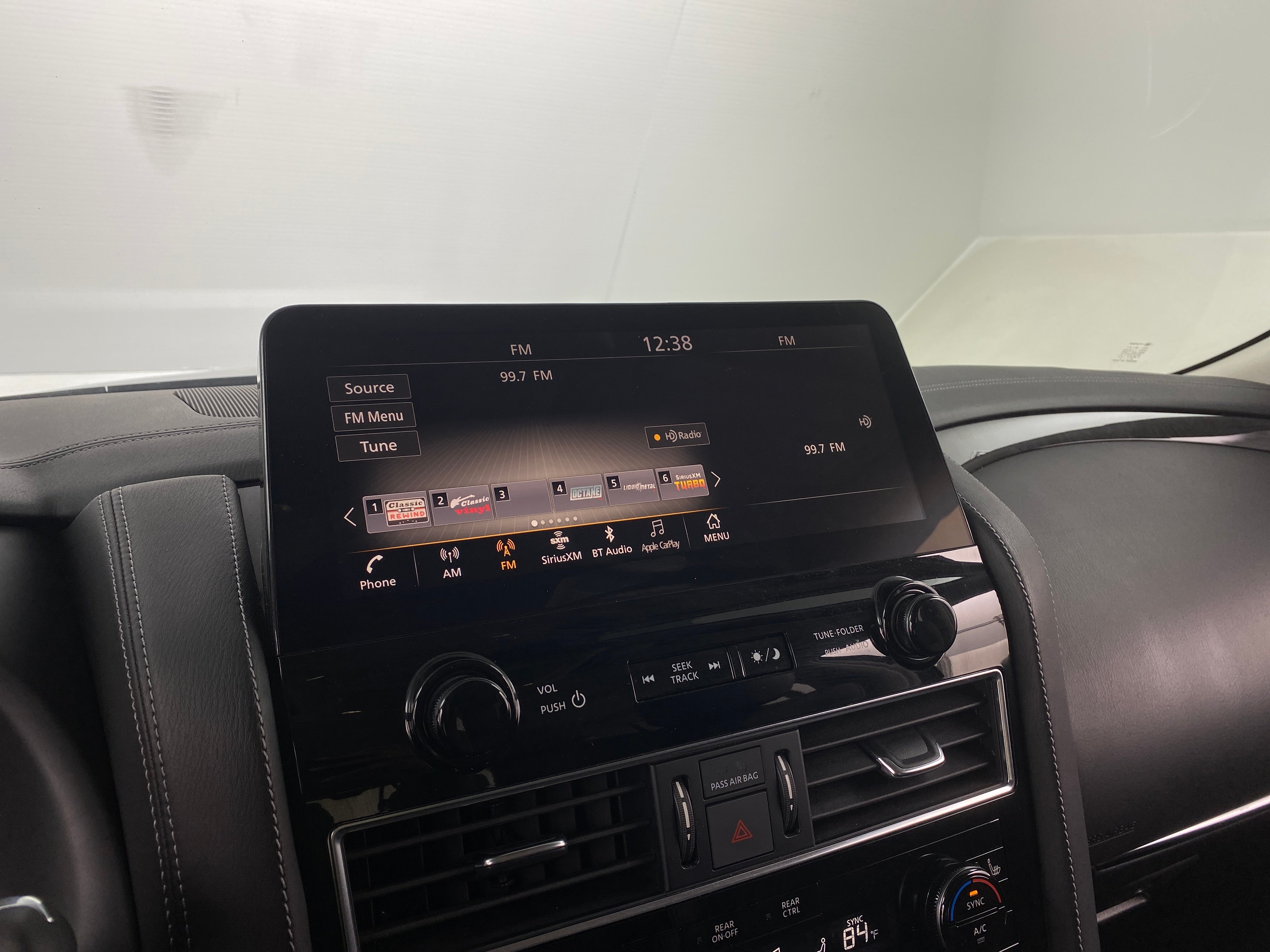 2023 INFINITI QX80 Luxe 3