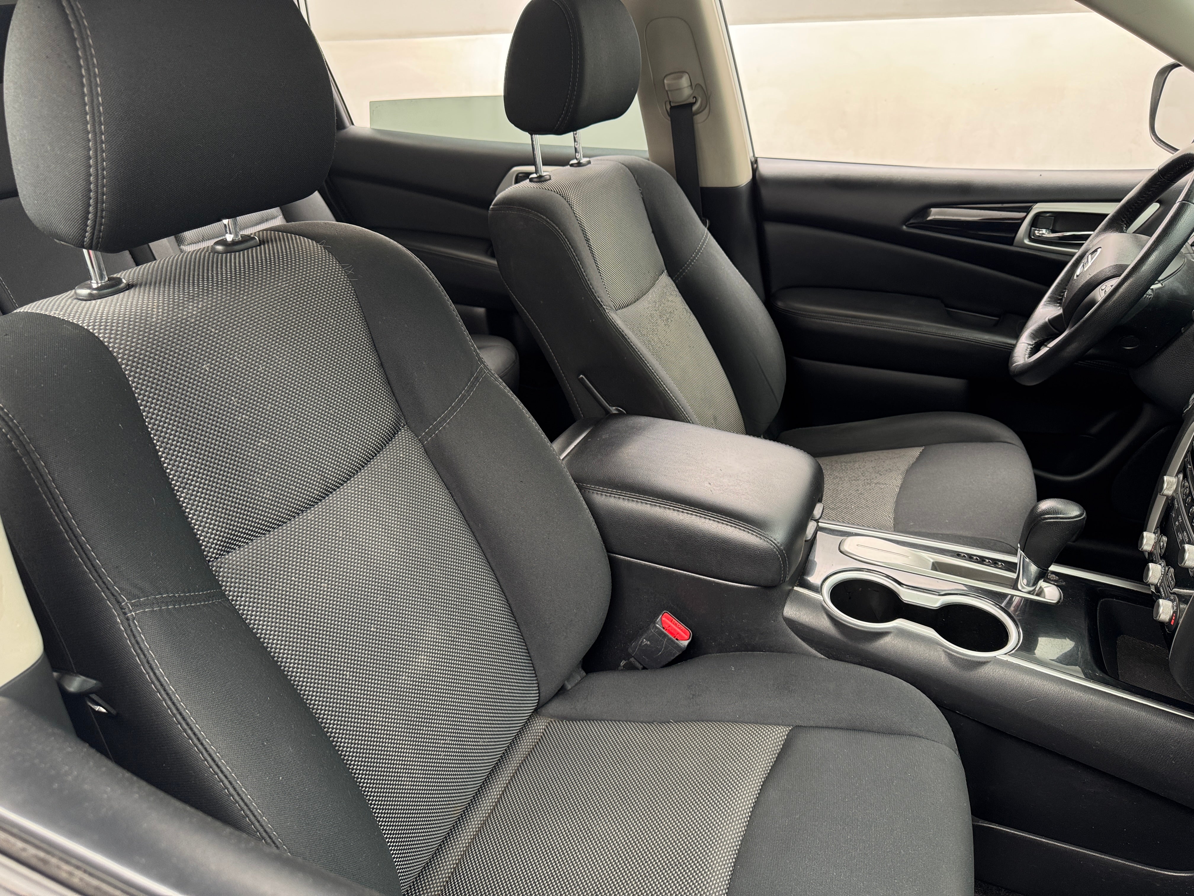 2018 Nissan Pathfinder SV 2