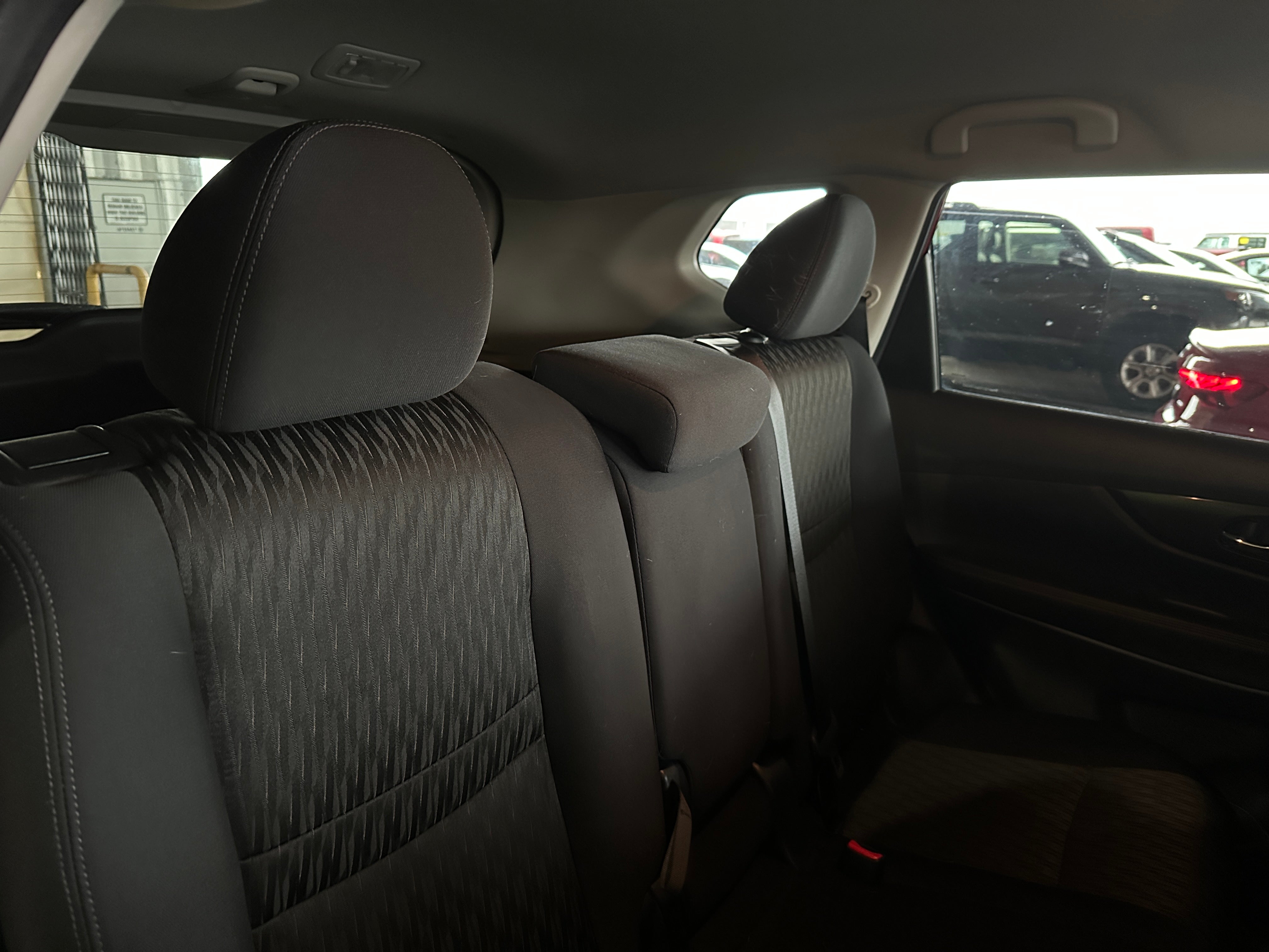 2020 Nissan Rogue SV 6