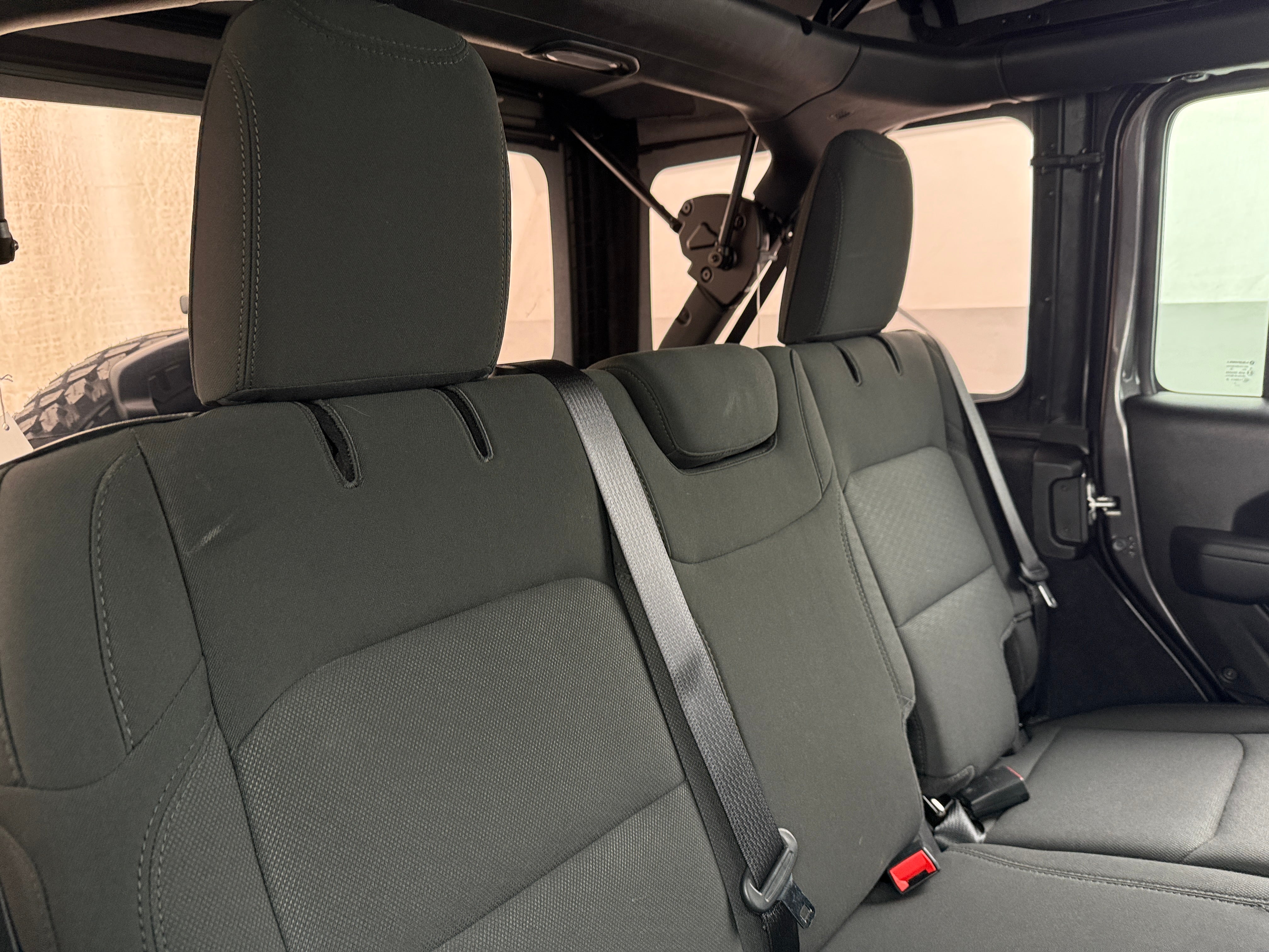 2022 Jeep Wrangler Unlimited Willys 6