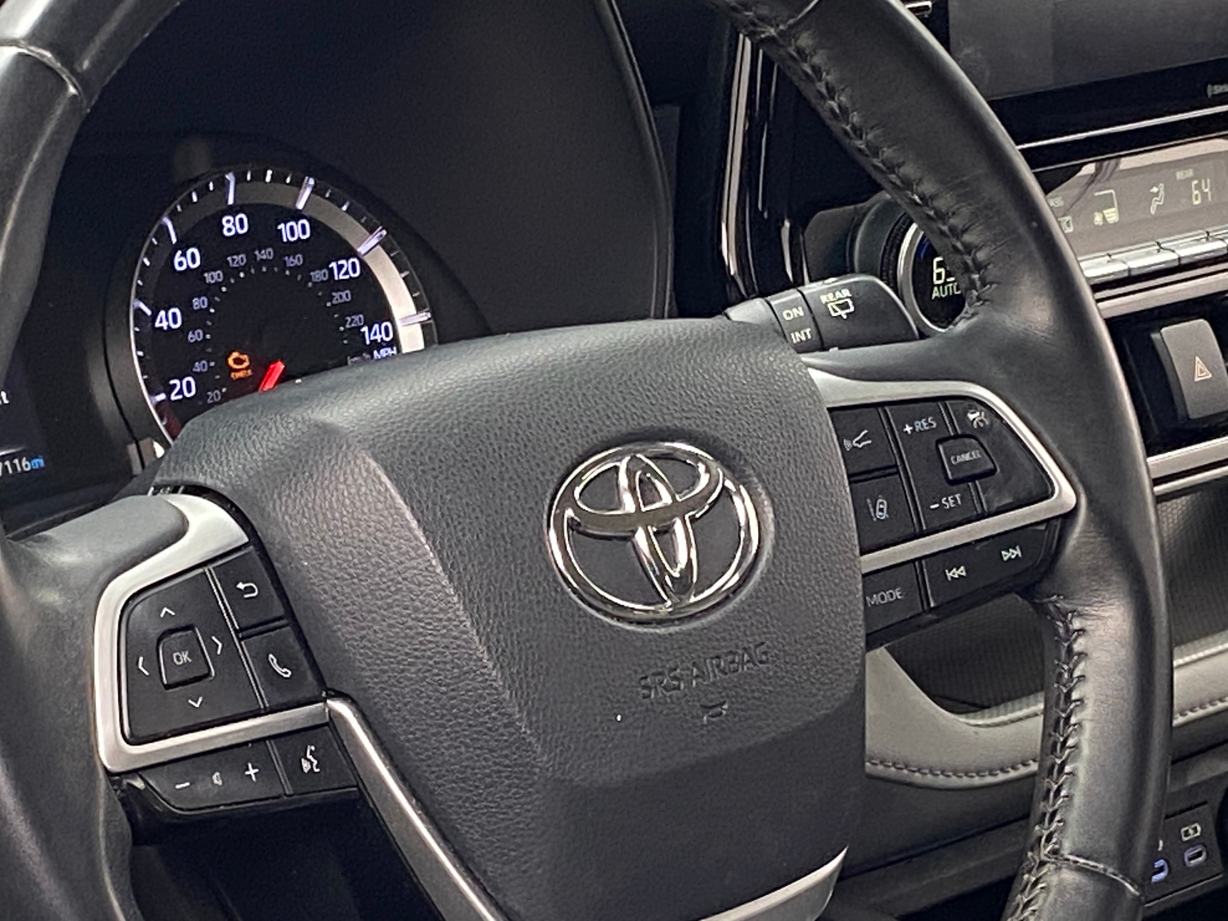 2022 Toyota Highlander LE 5