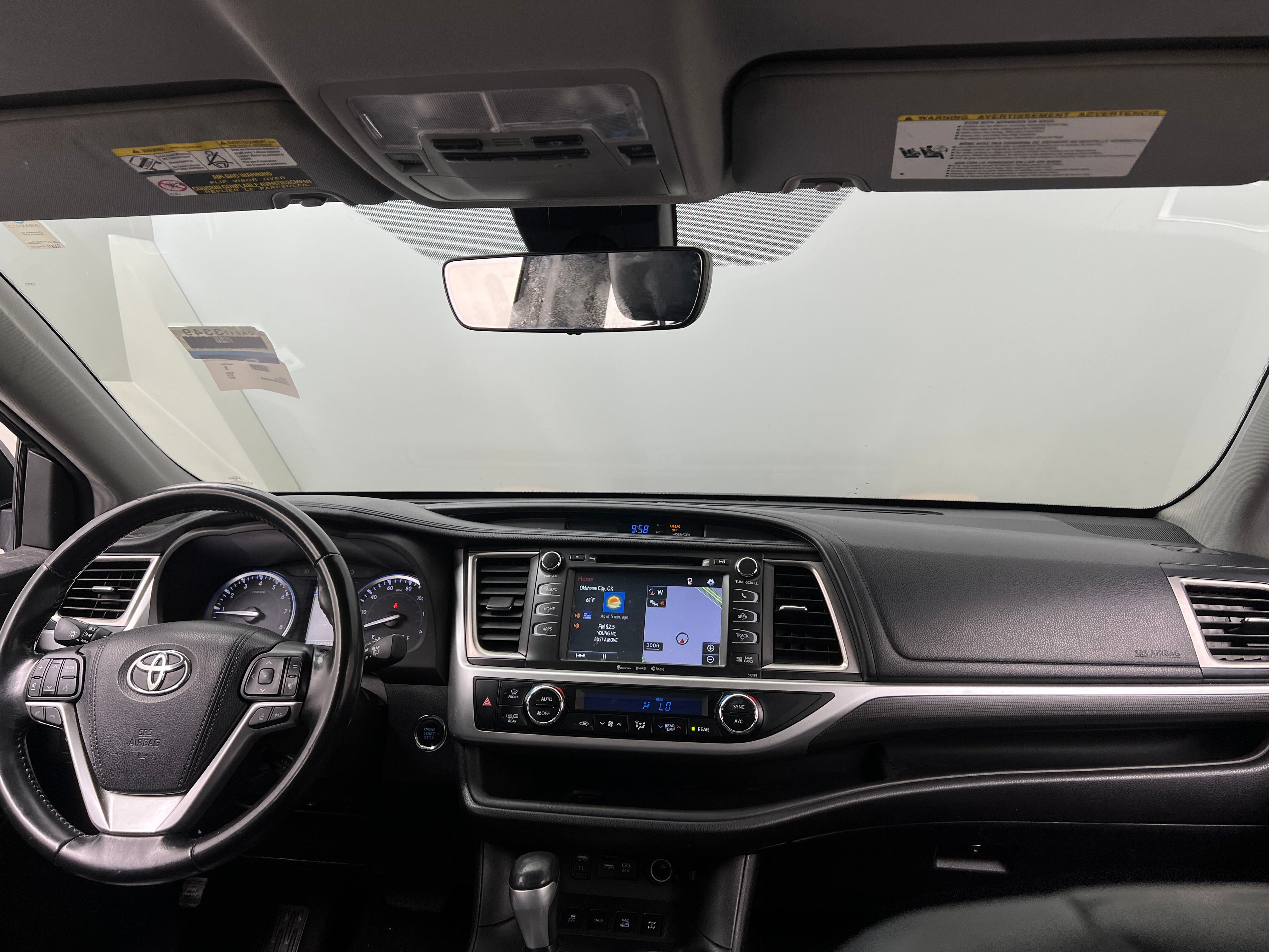 2017 Toyota Highlander SE 2