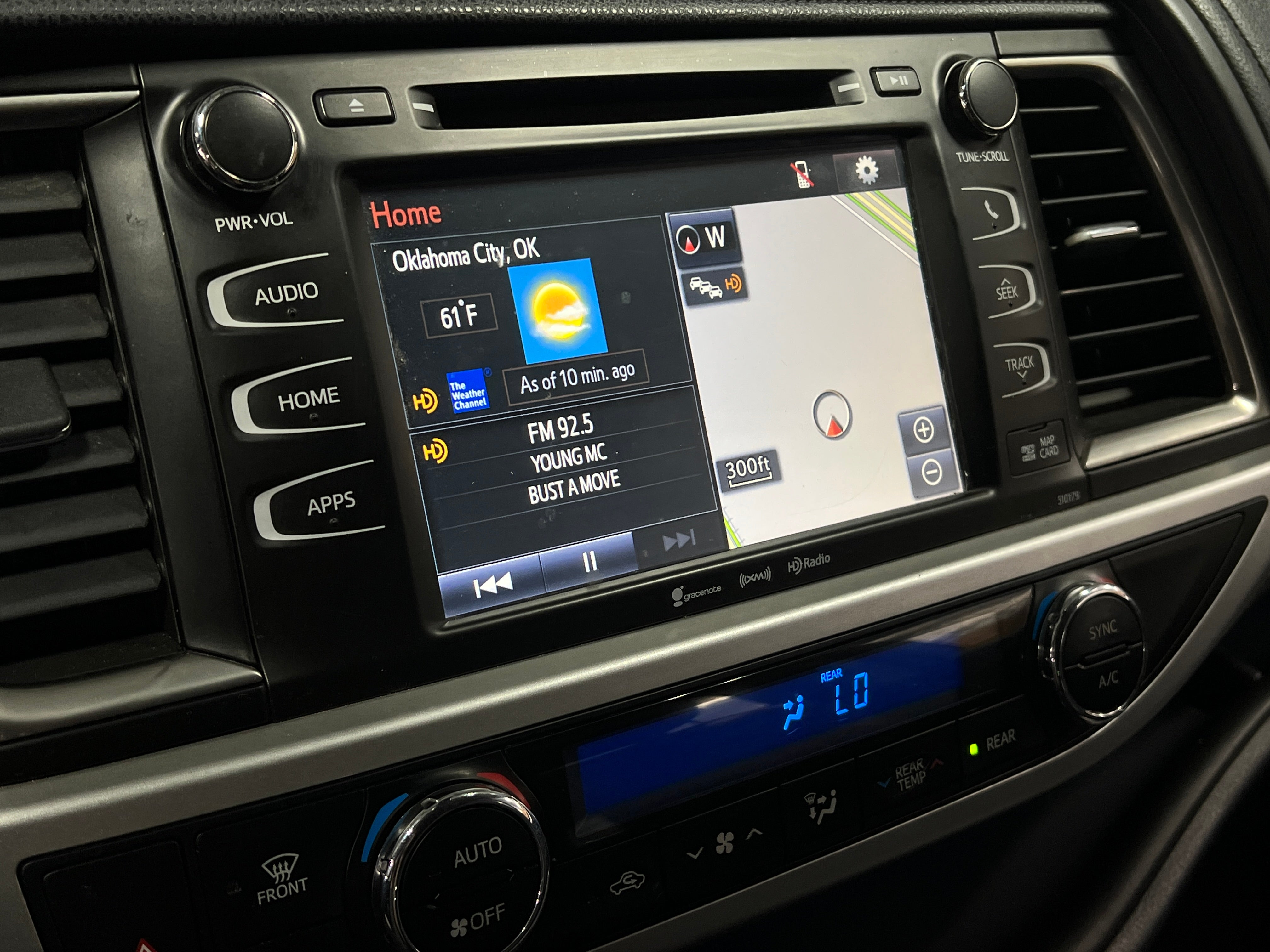 2017 Toyota Highlander SE 3