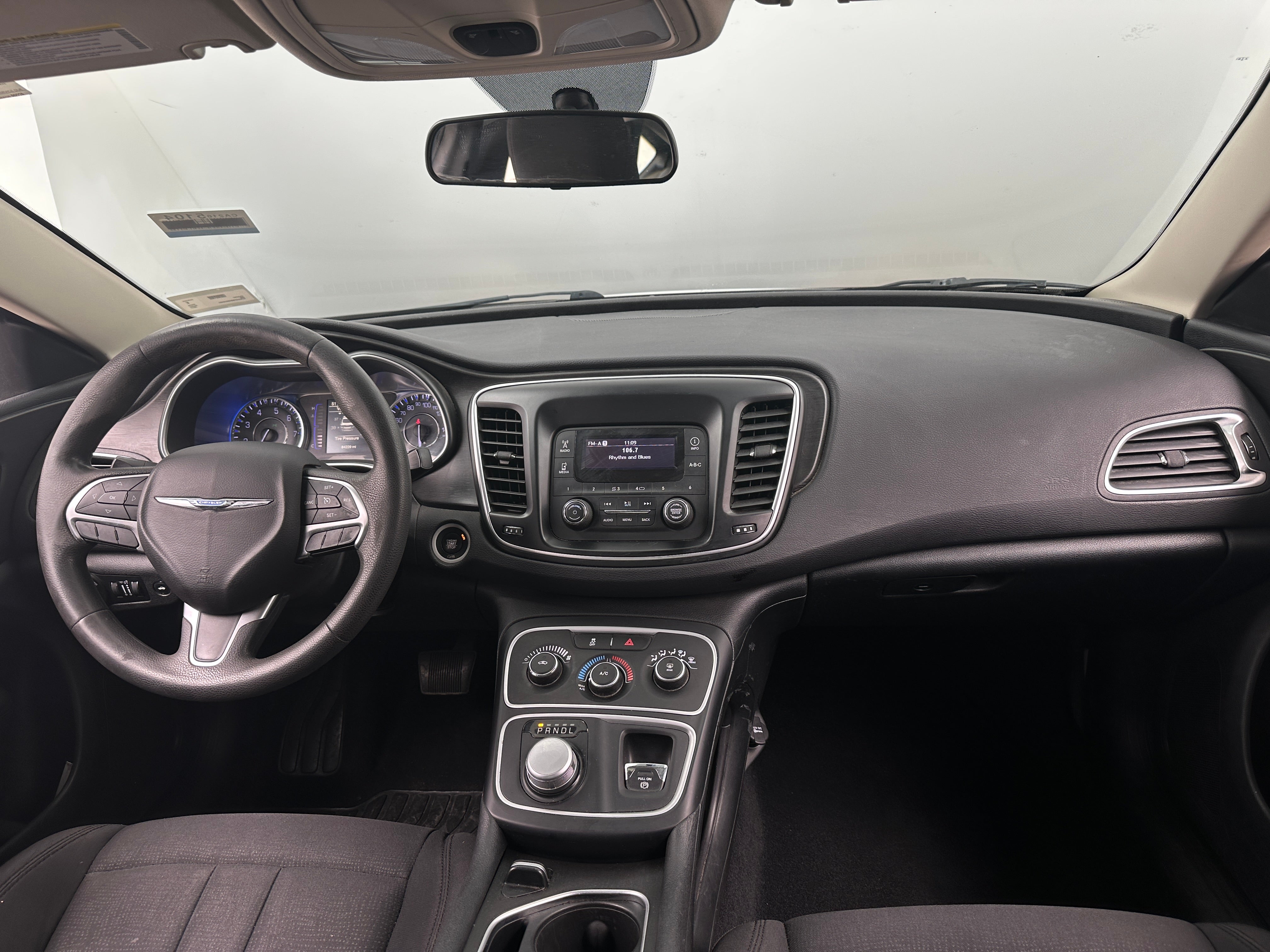 2017 Chrysler 200 LX 3