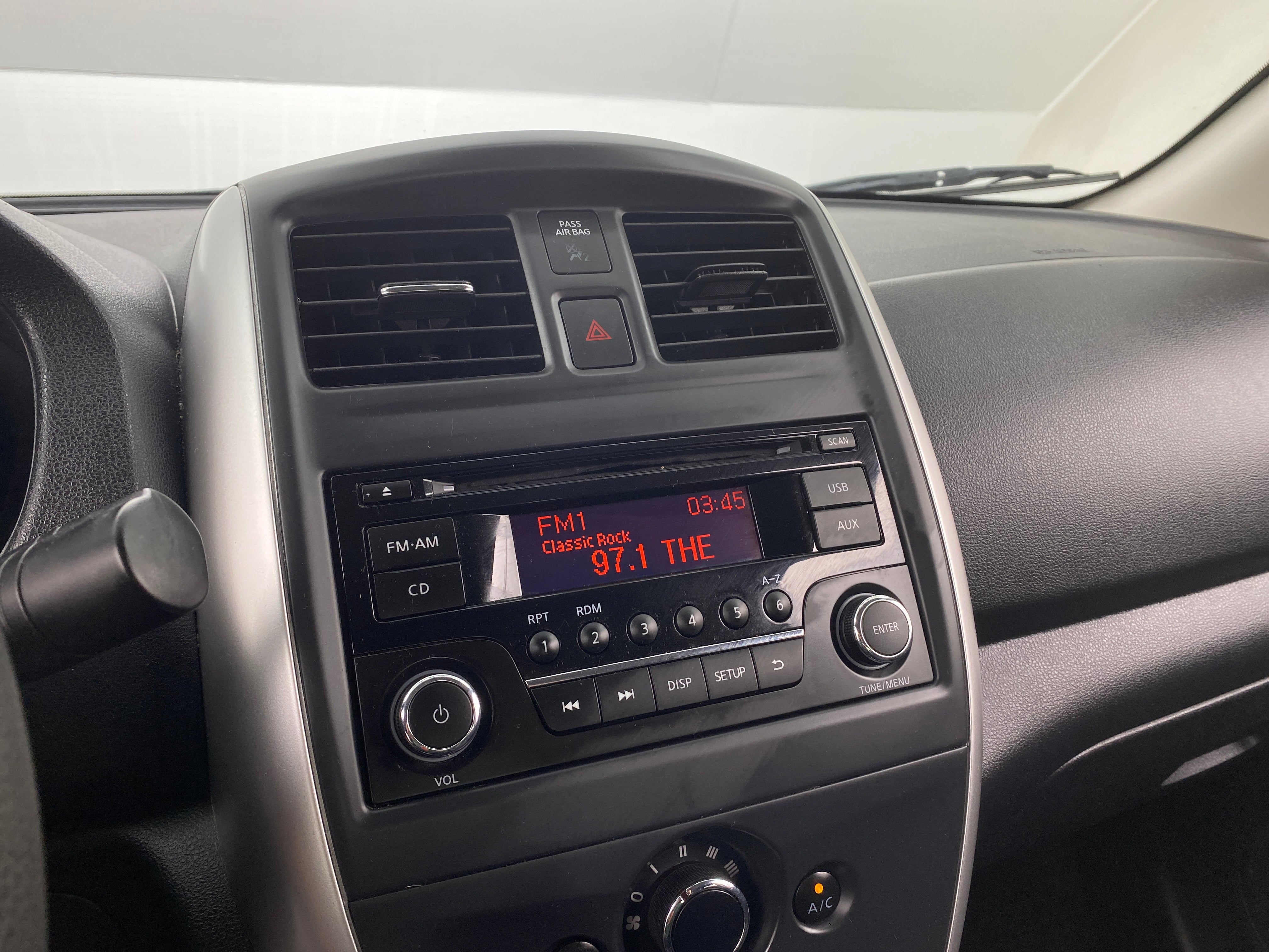 2017 Nissan Versa SV 4