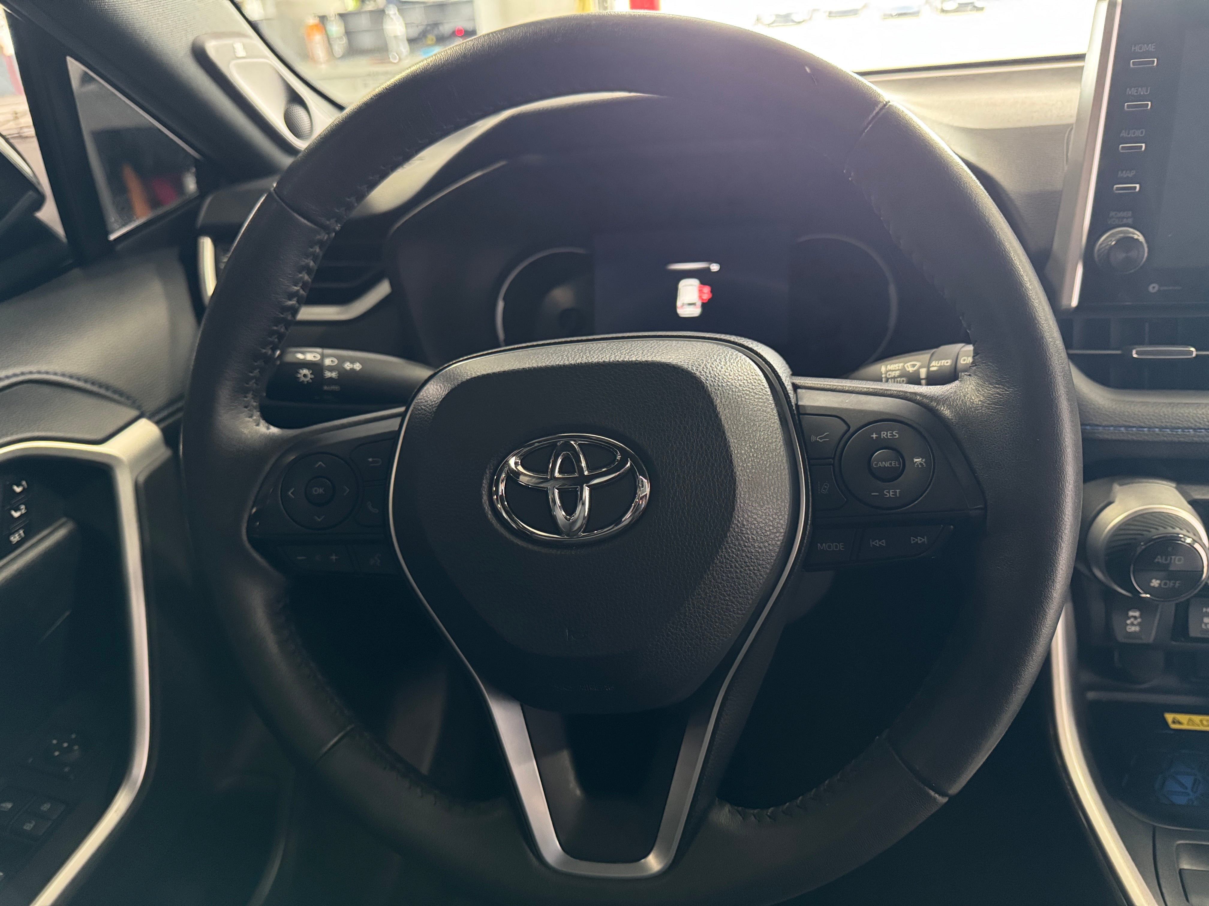 2022 Toyota RAV4 XSE 5