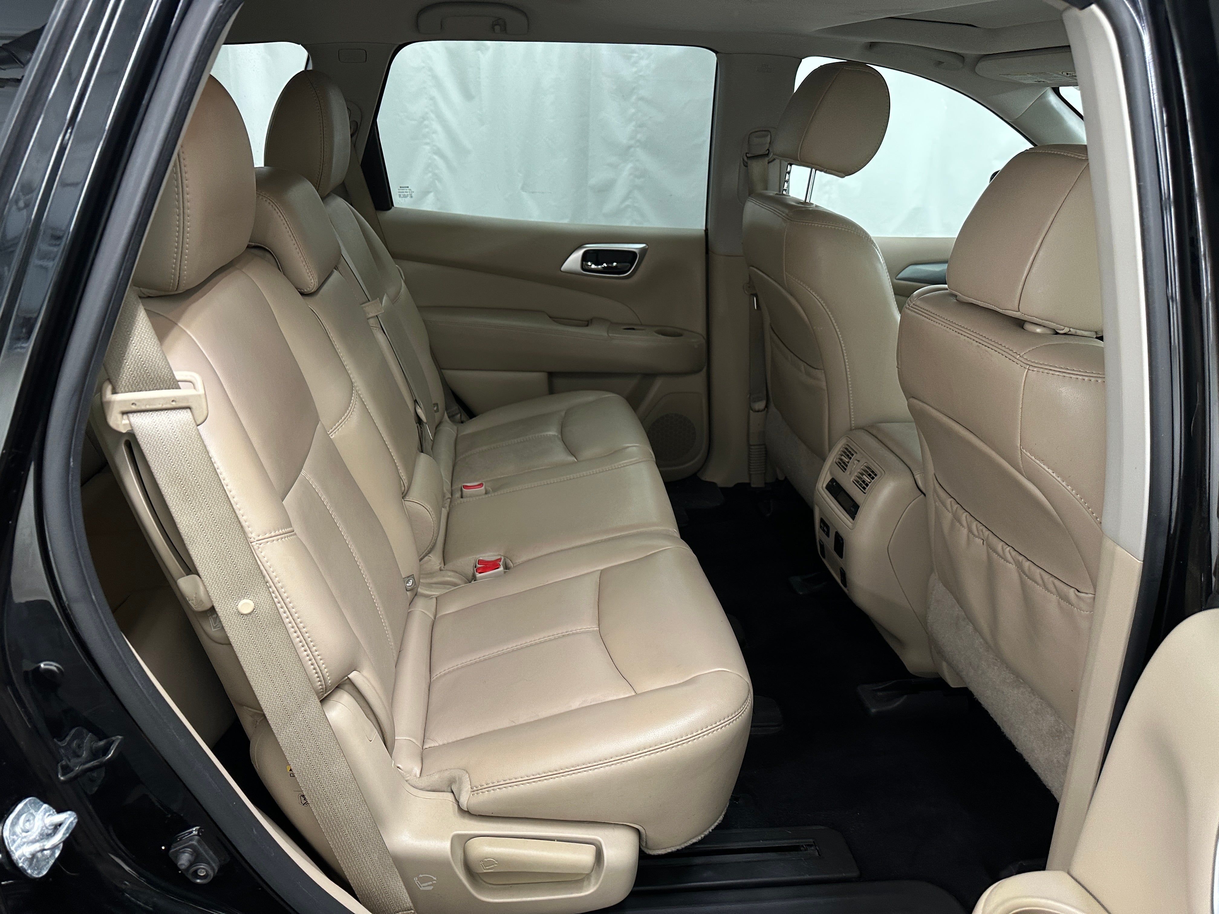 2017 Nissan Pathfinder SL 5