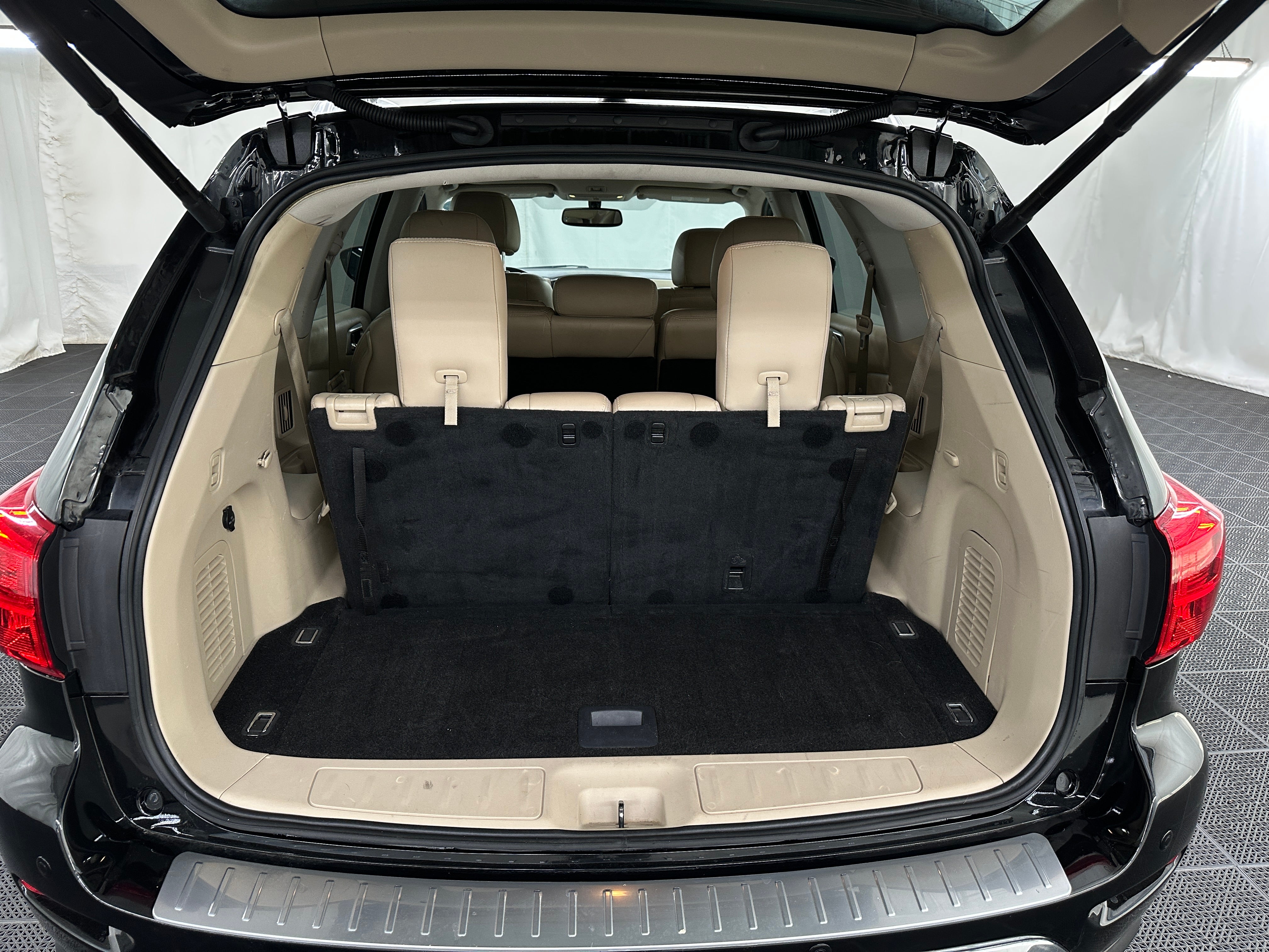 2017 Nissan Pathfinder SL 6