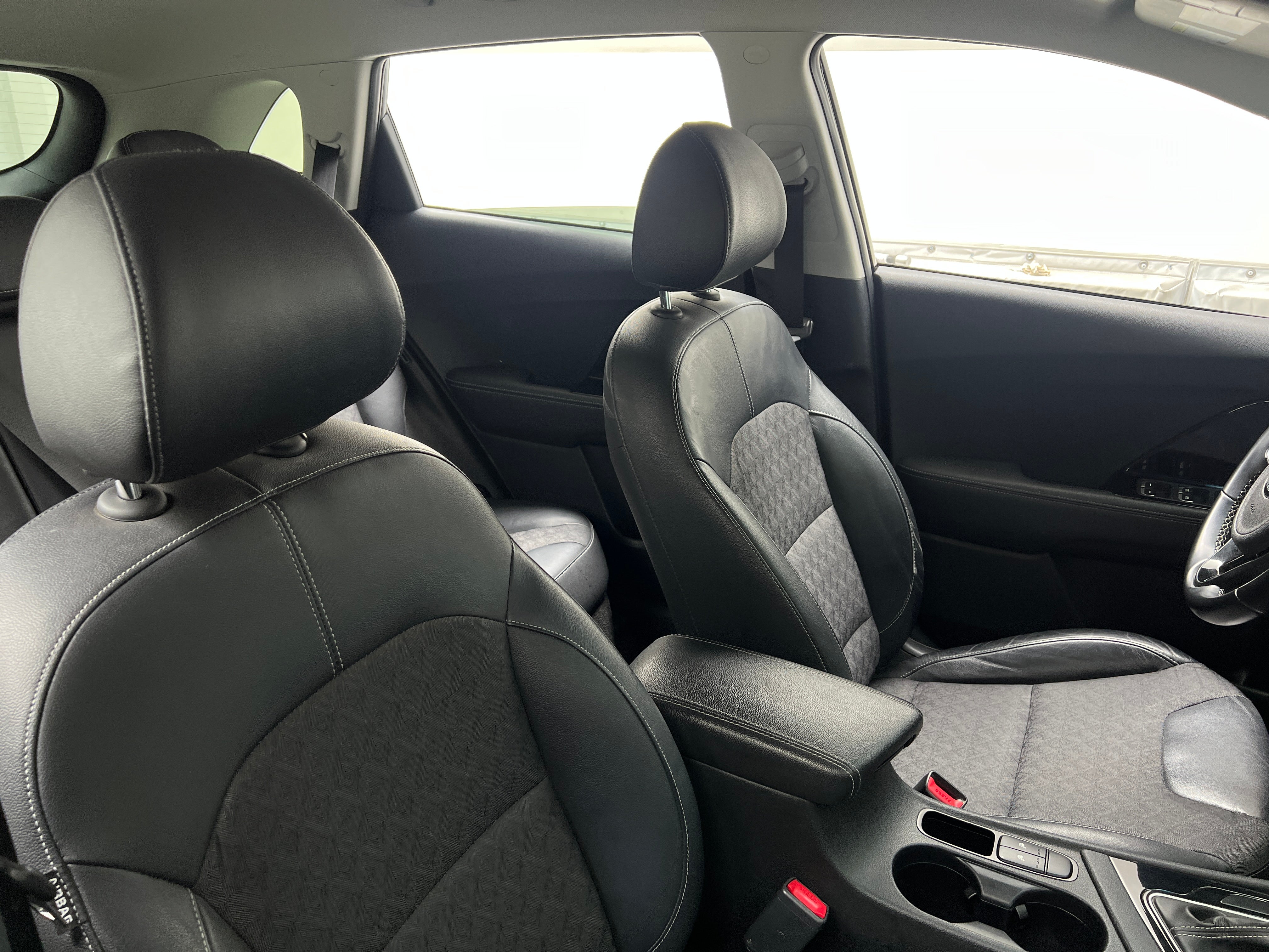 2018 Kia Niro EX 2