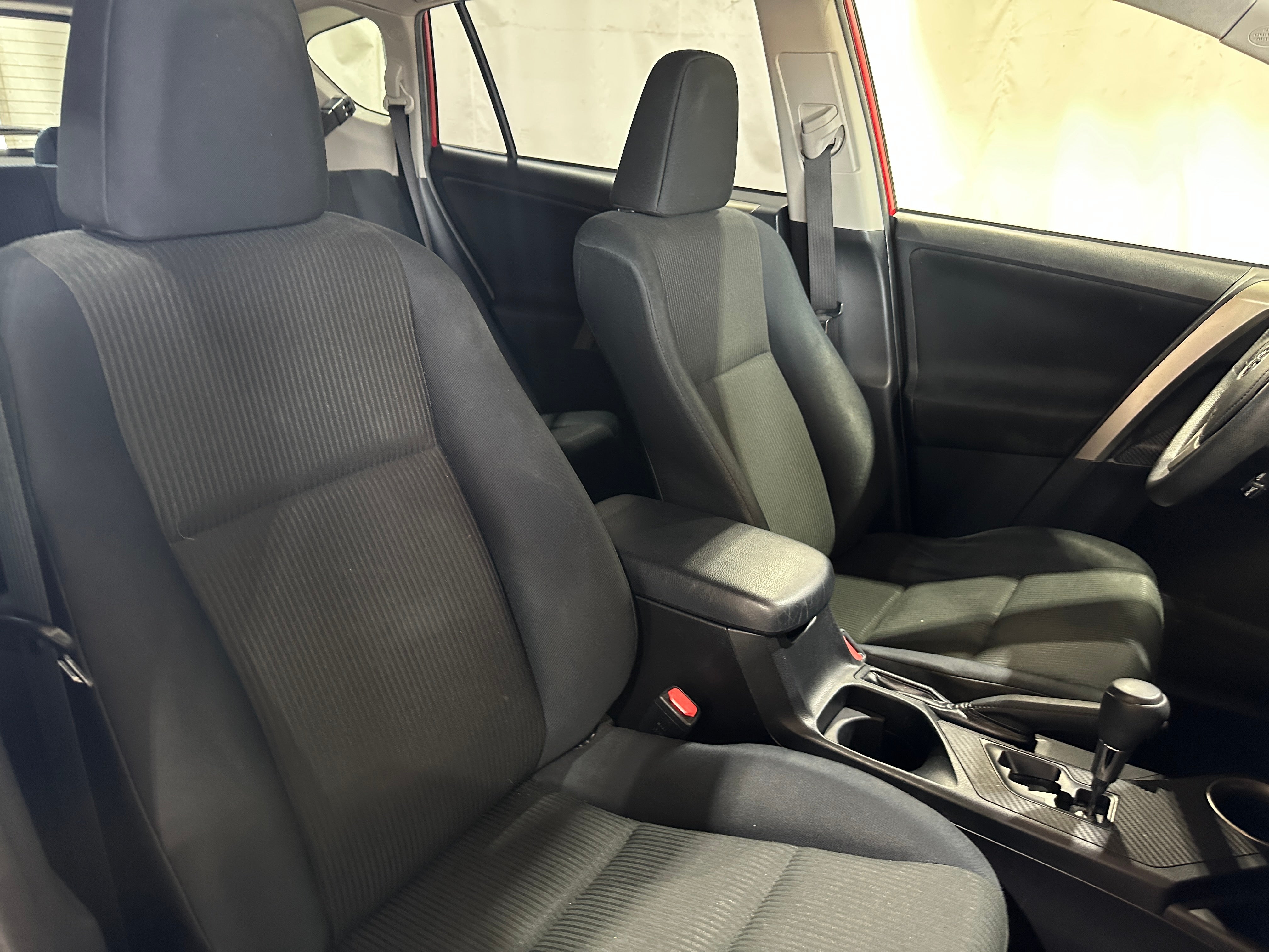 2015 Toyota RAV4 LE 2