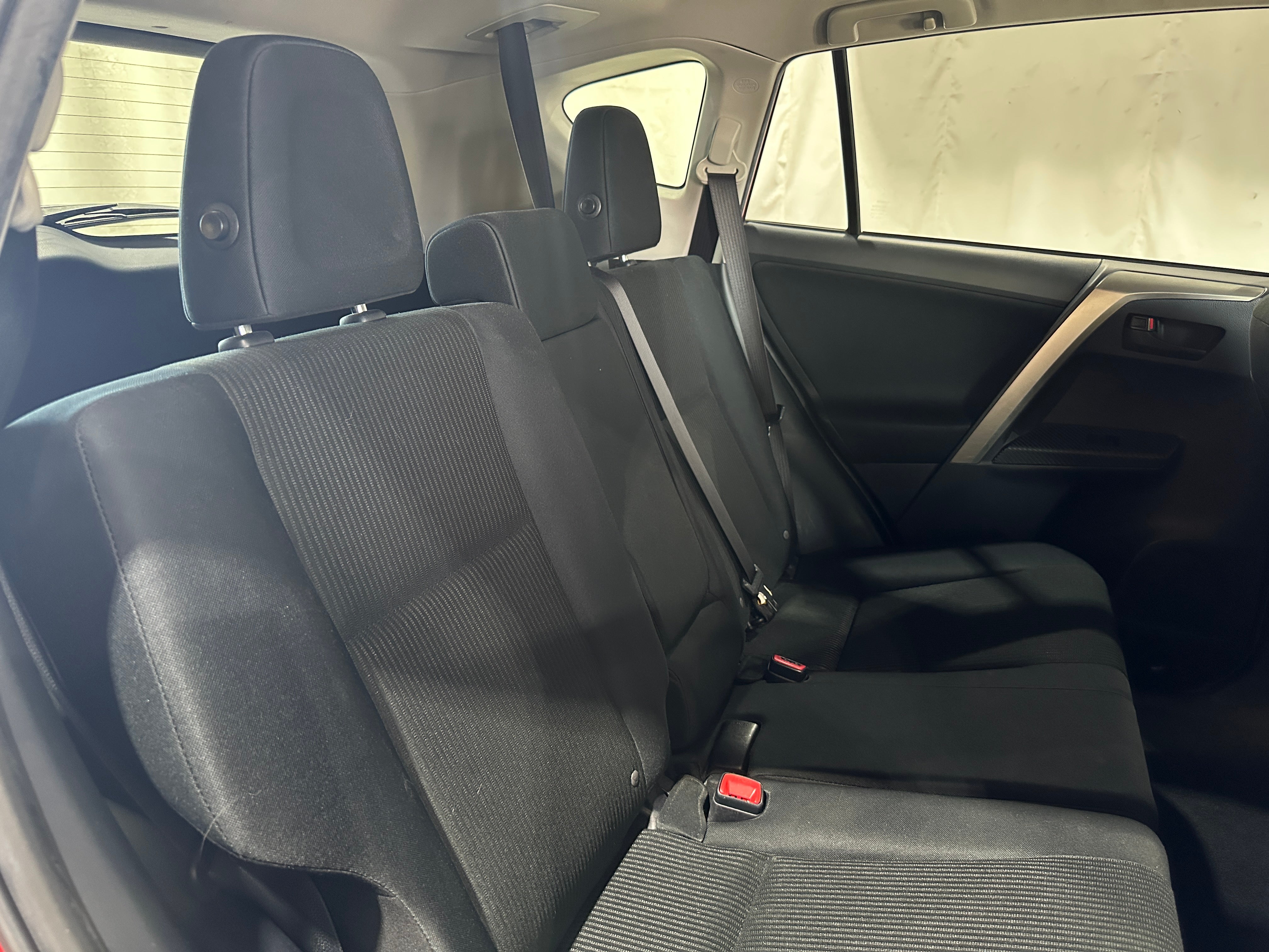 2015 Toyota RAV4 LE 6