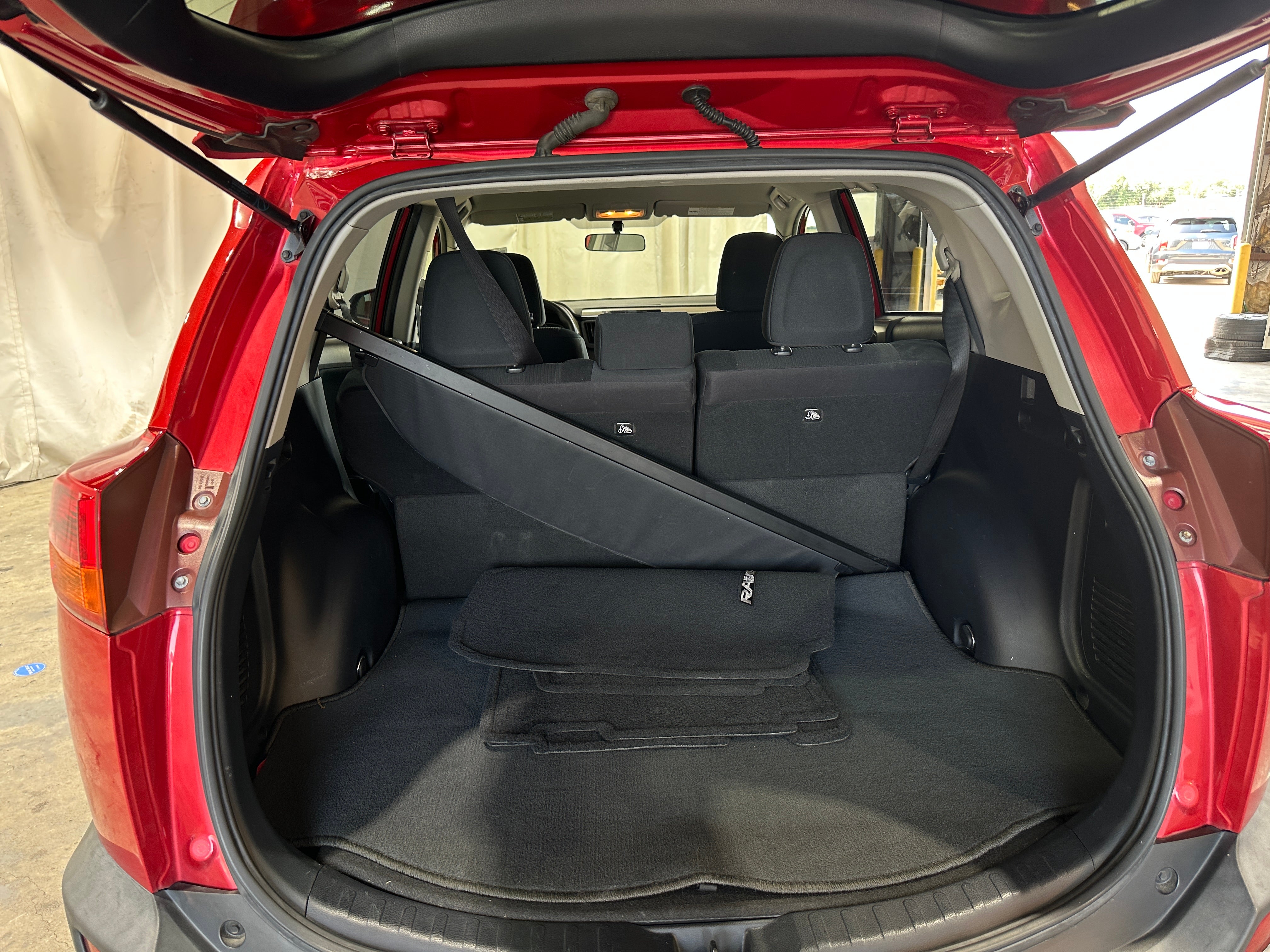 2015 Toyota RAV4 LE 7