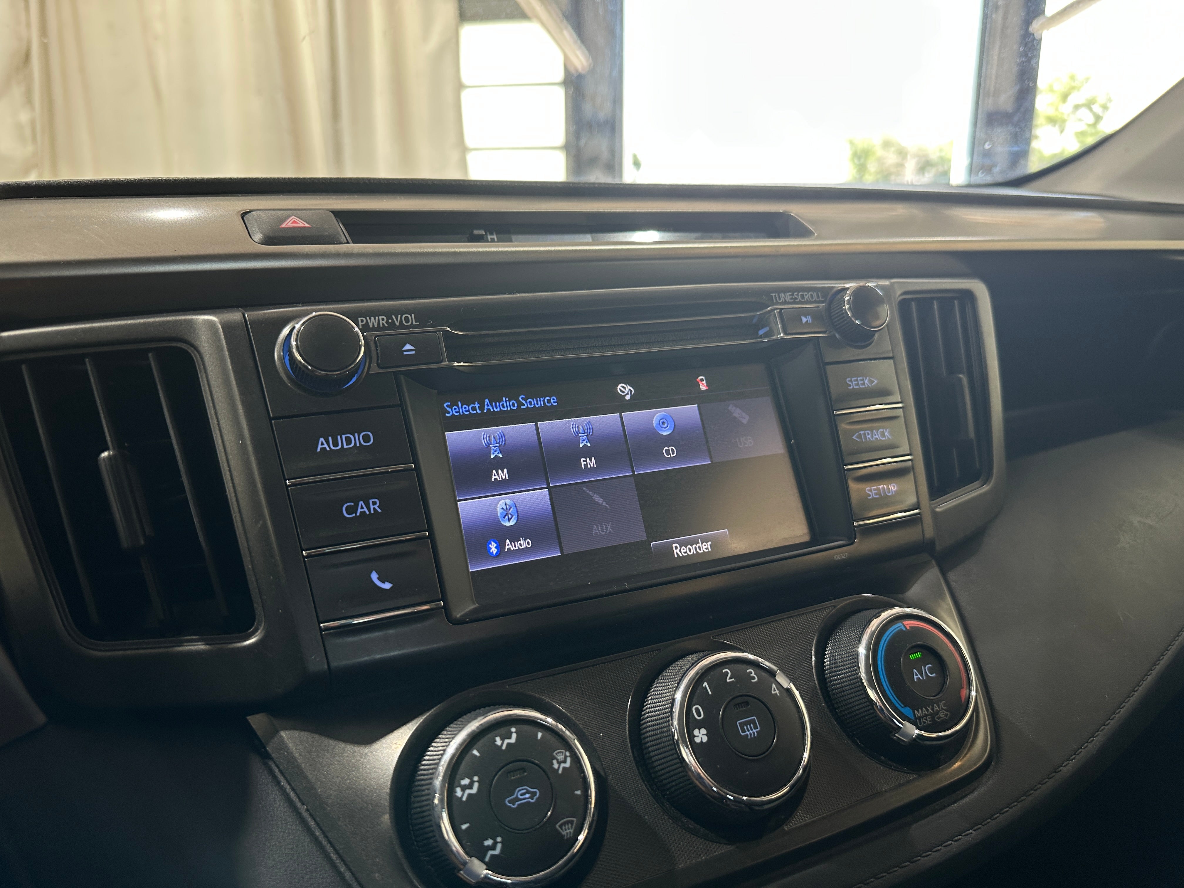 2015 Toyota RAV4 LE 4