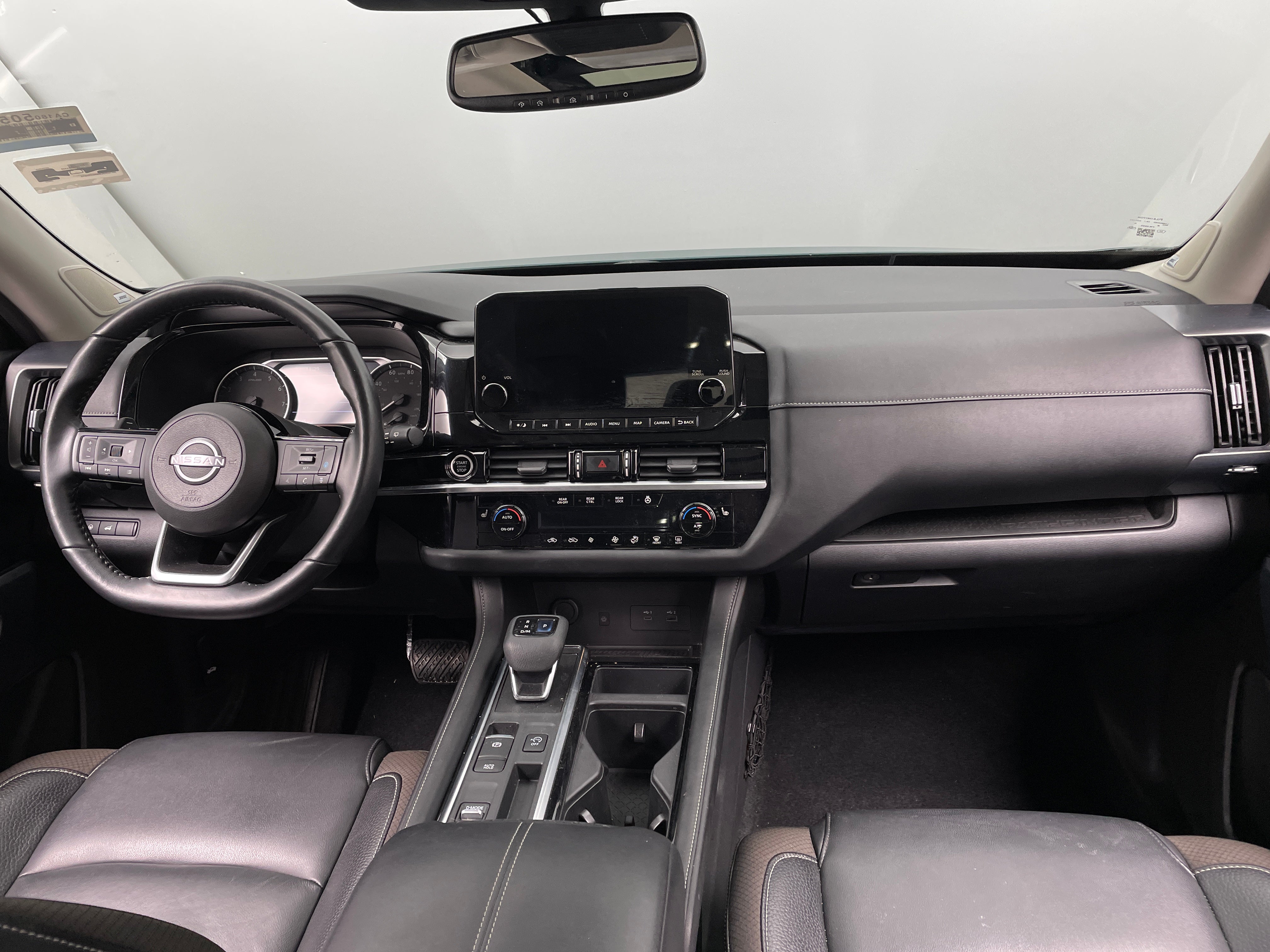 2022 Nissan Pathfinder SL 2