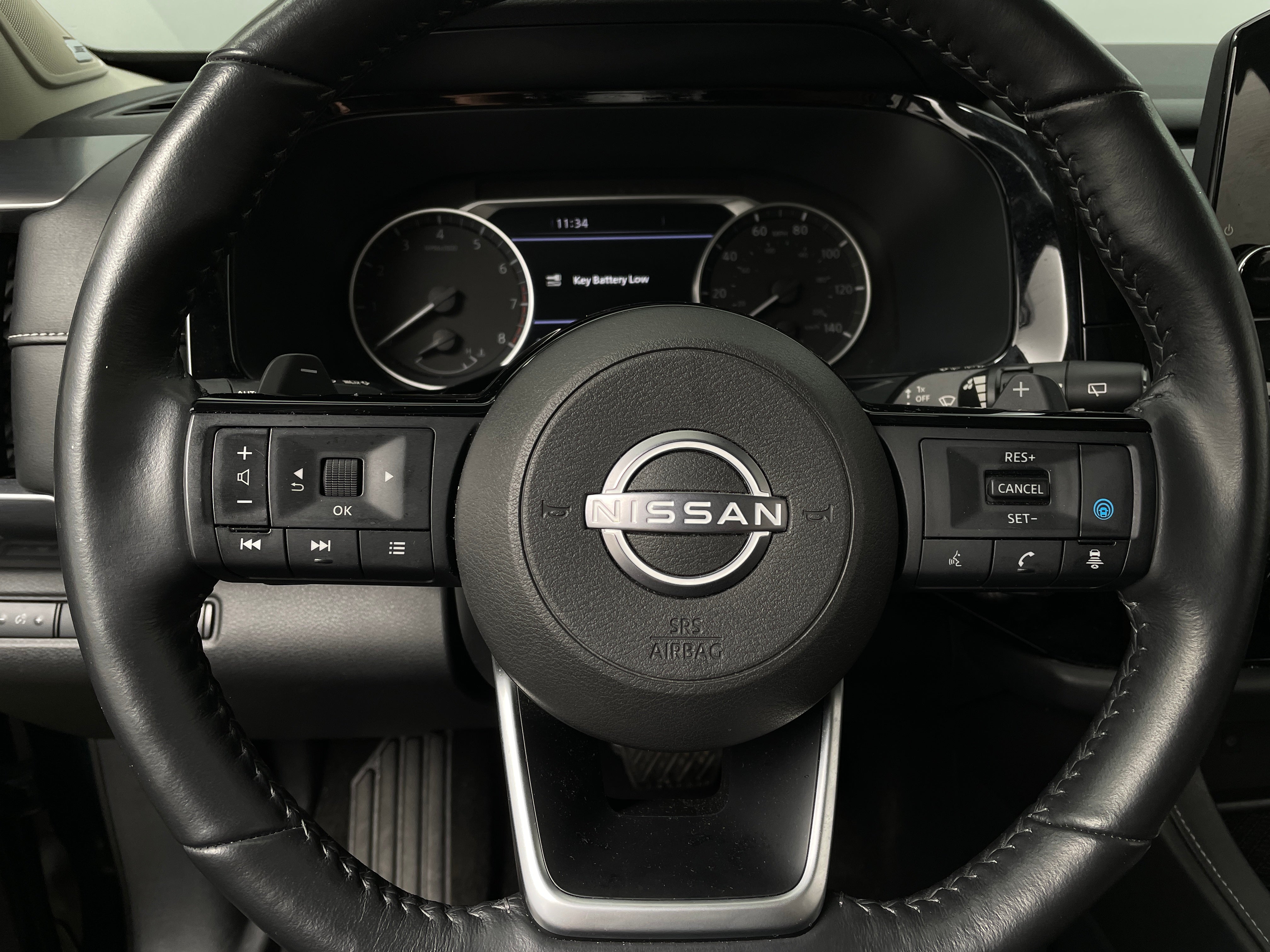 2022 Nissan Pathfinder SL 4