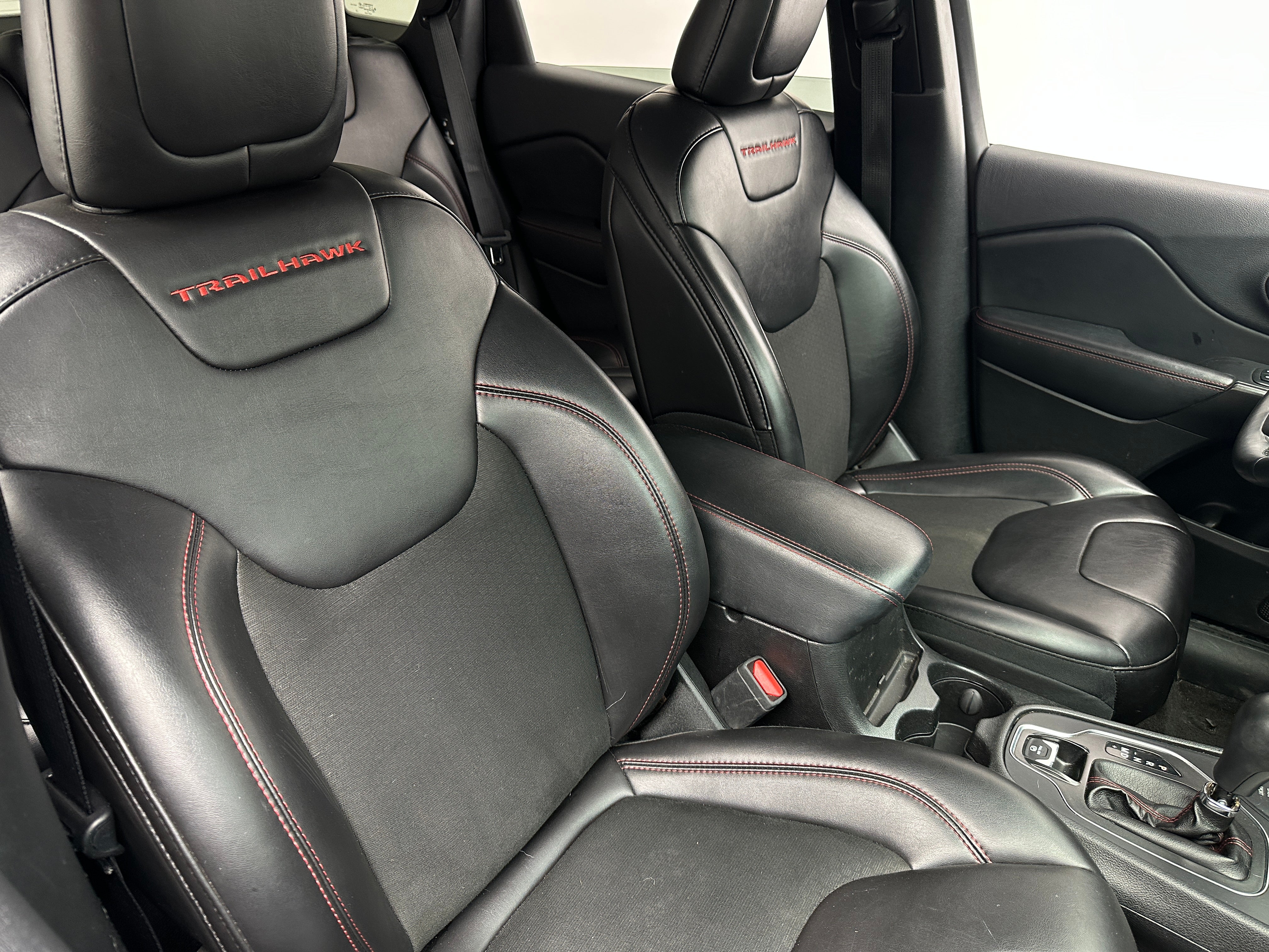 2019 Jeep Cherokee Trailhawk 2