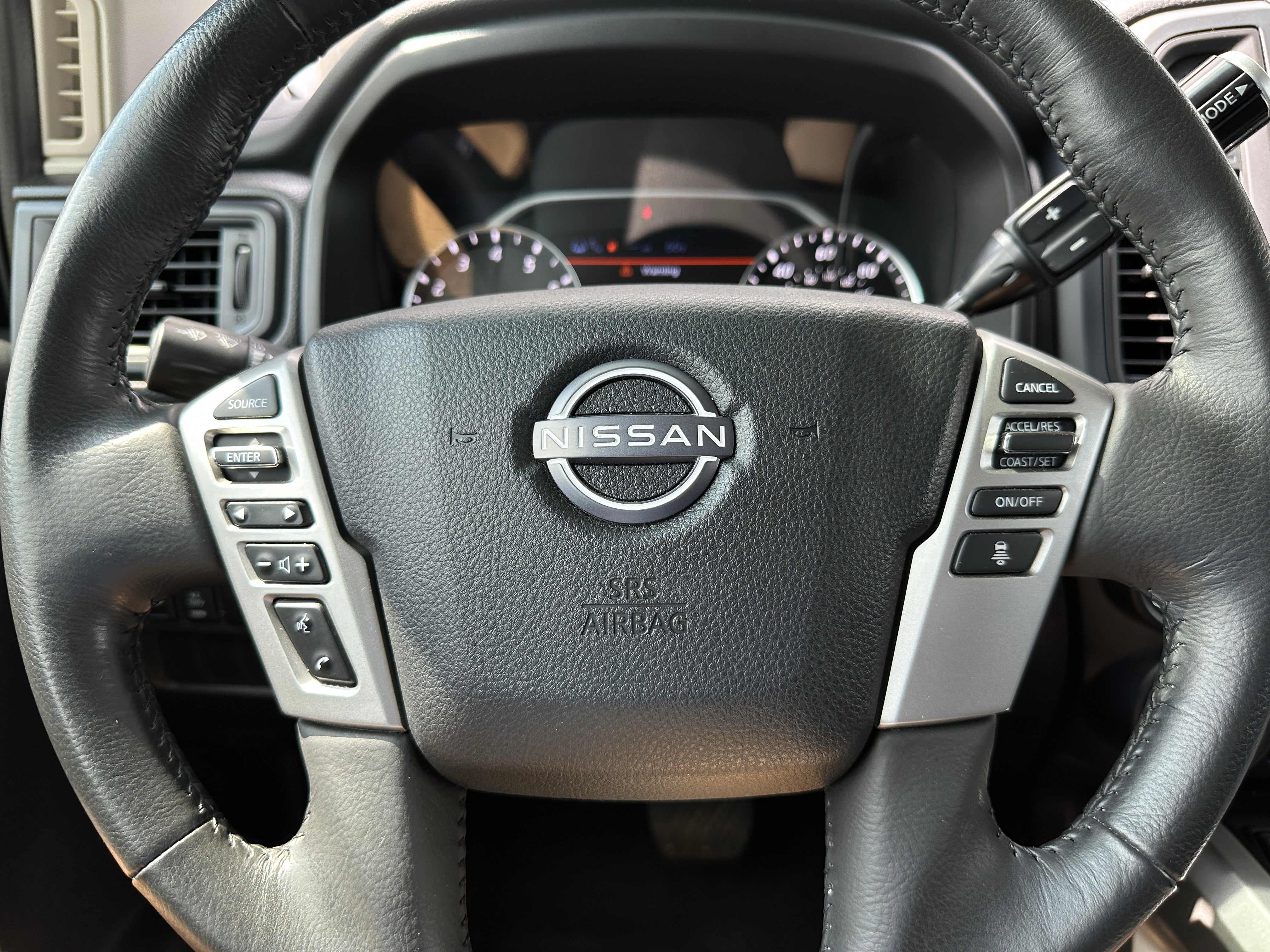 2024 Nissan Titan SV 5