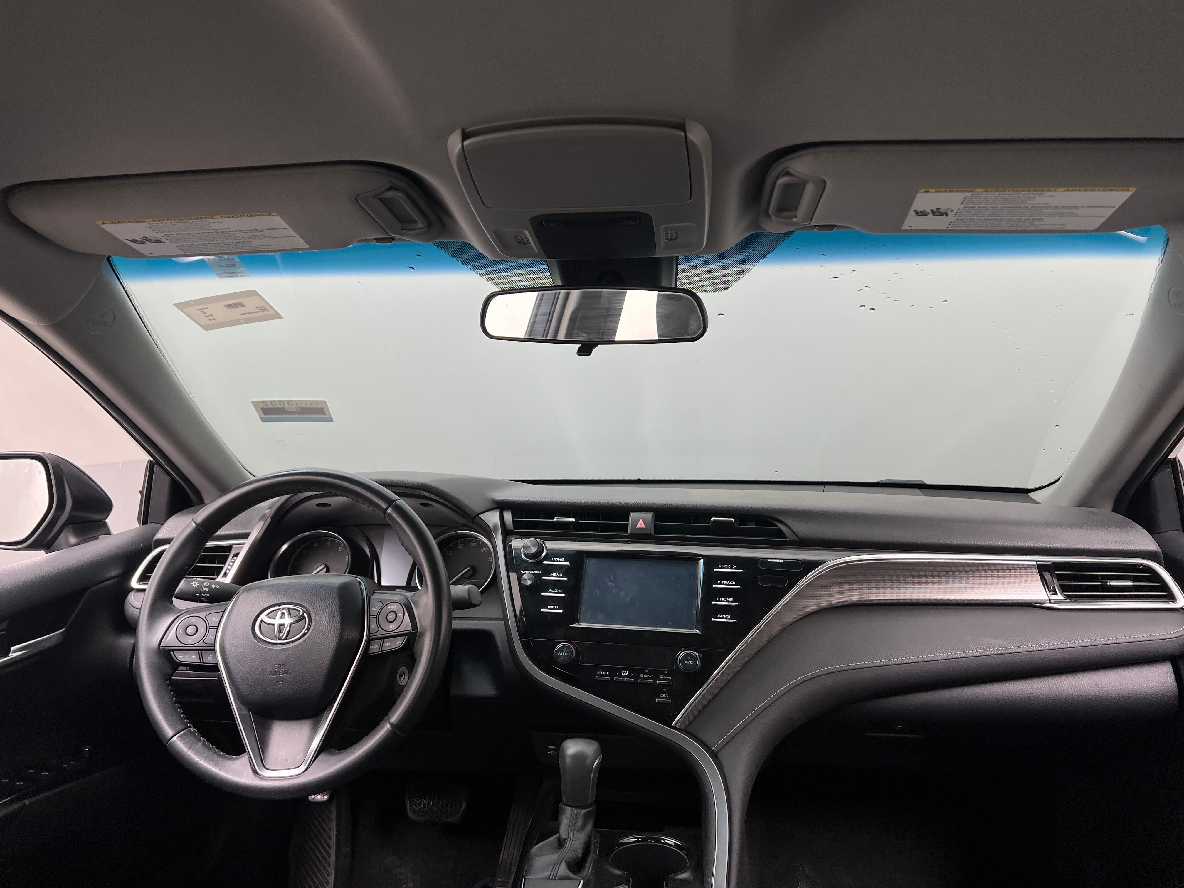 2018 Toyota Camry SE 3