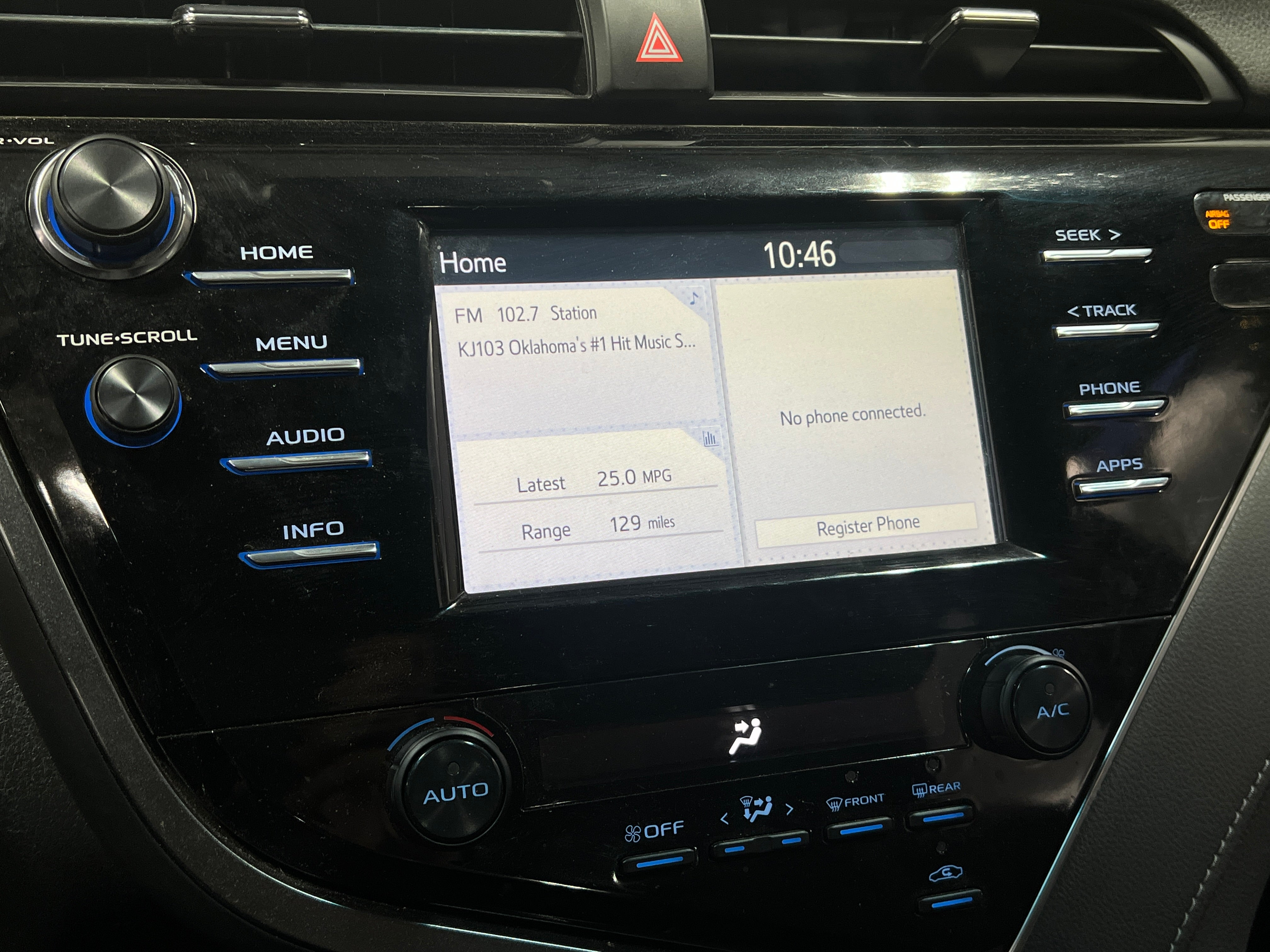 2018 Toyota Camry SE 4