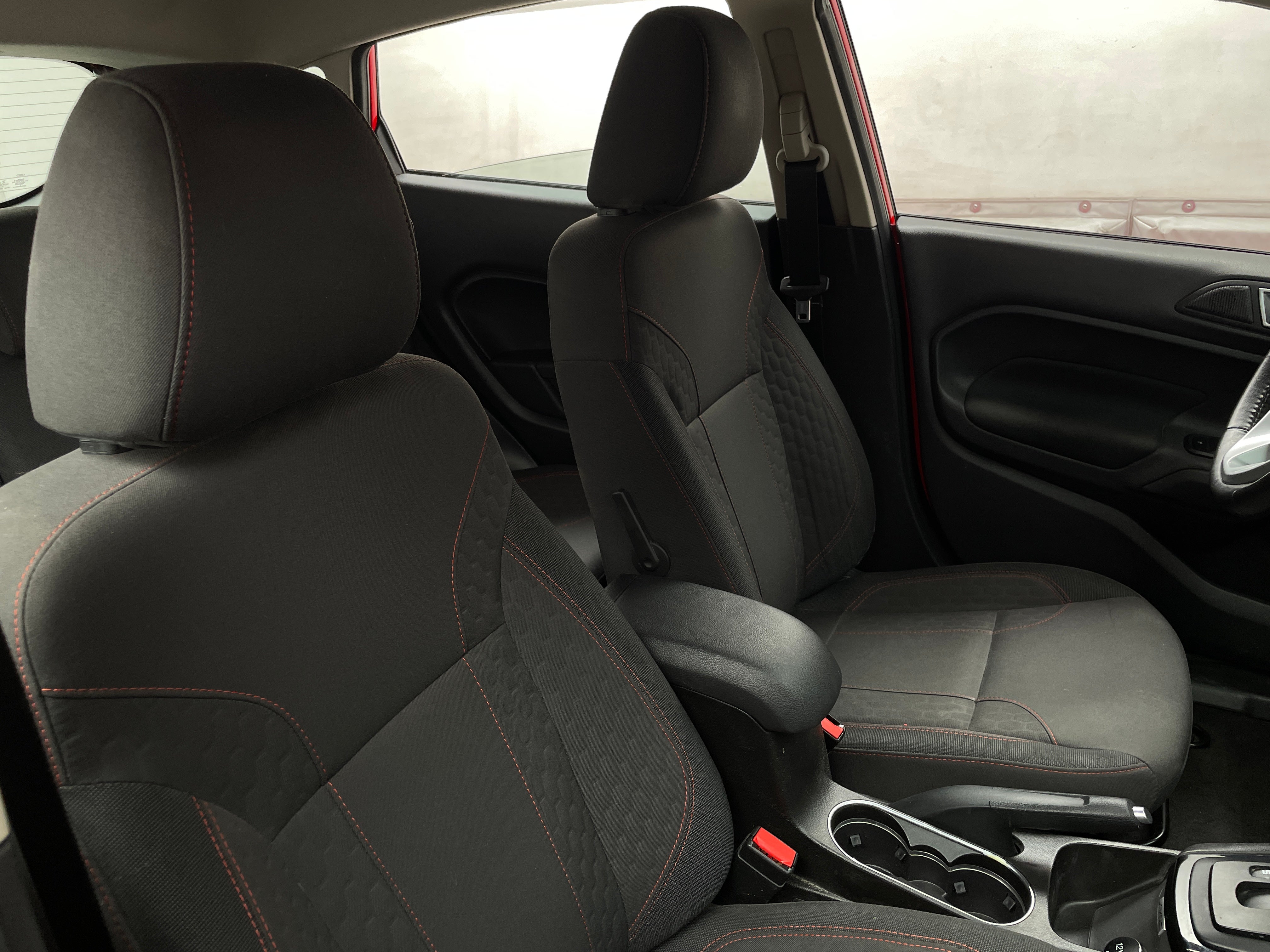 2015 Ford Fiesta SE 2