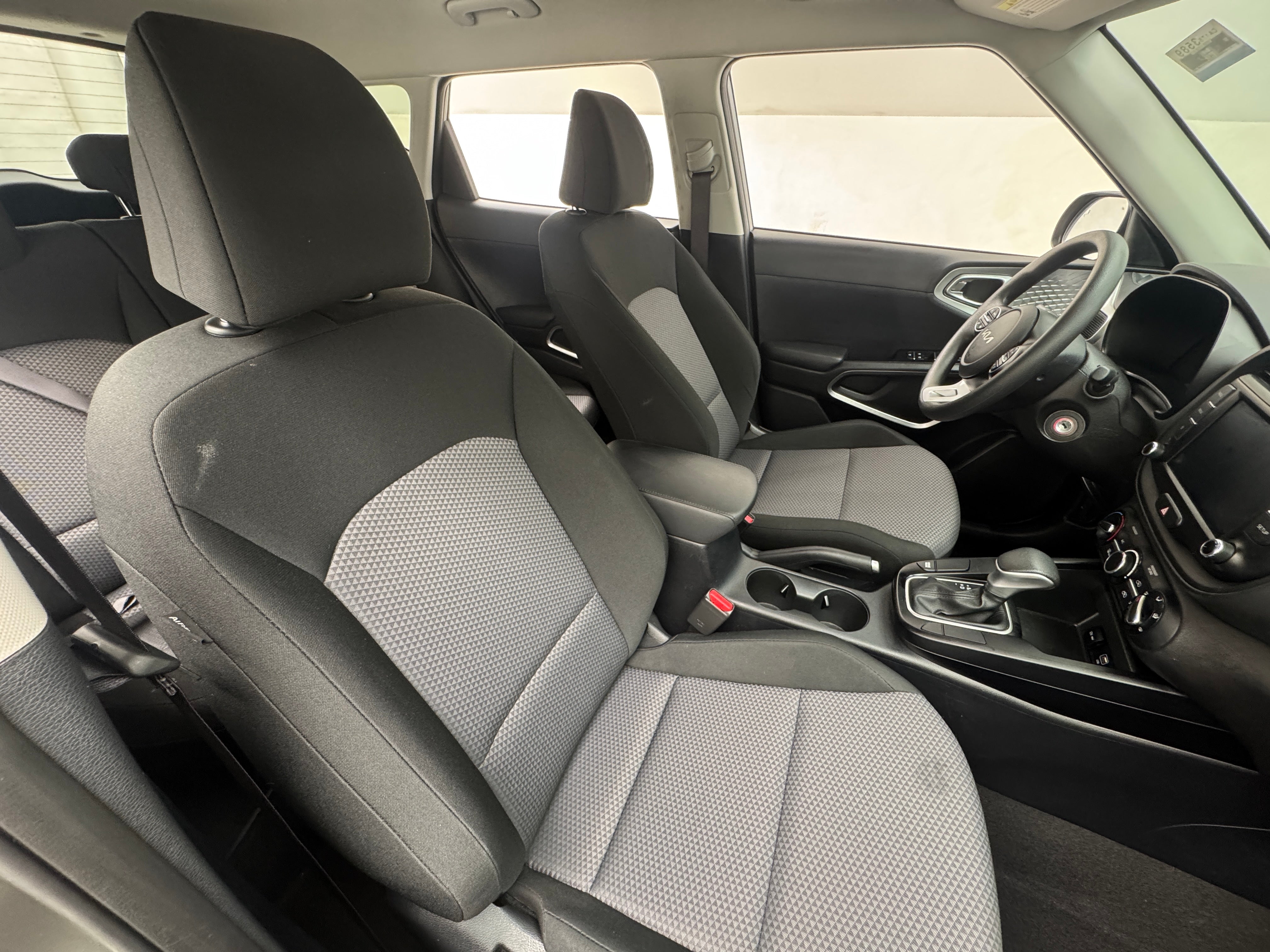 2023 Kia Soul LX 2