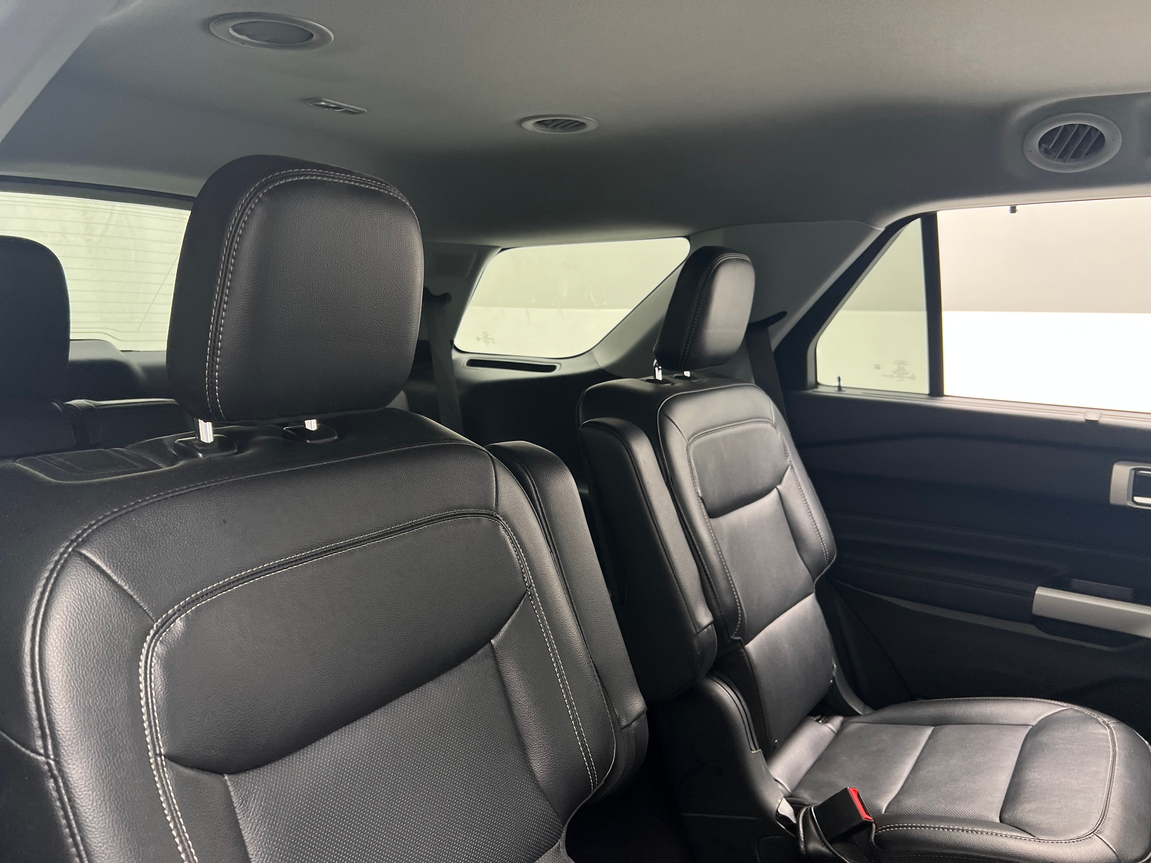 2023 Ford Explorer Limited 5