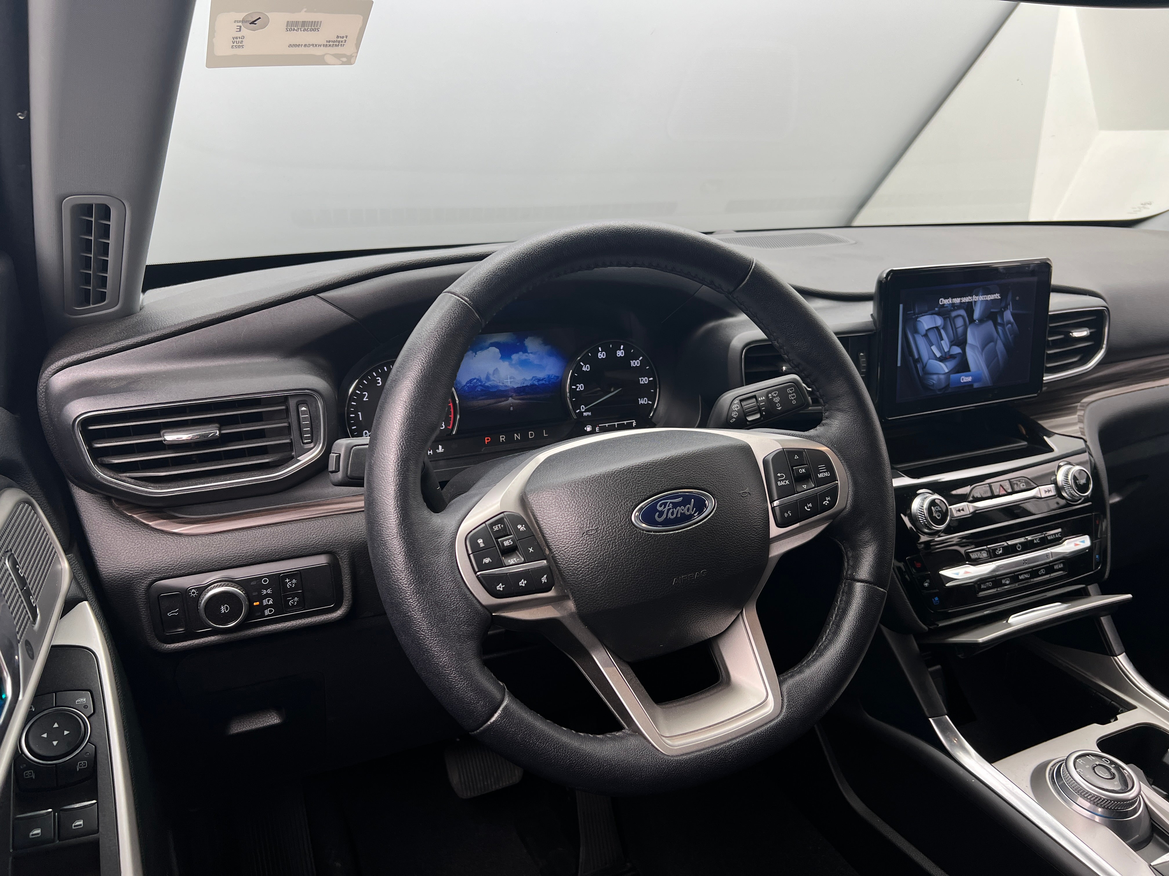 2023 Ford Explorer Limited 4
