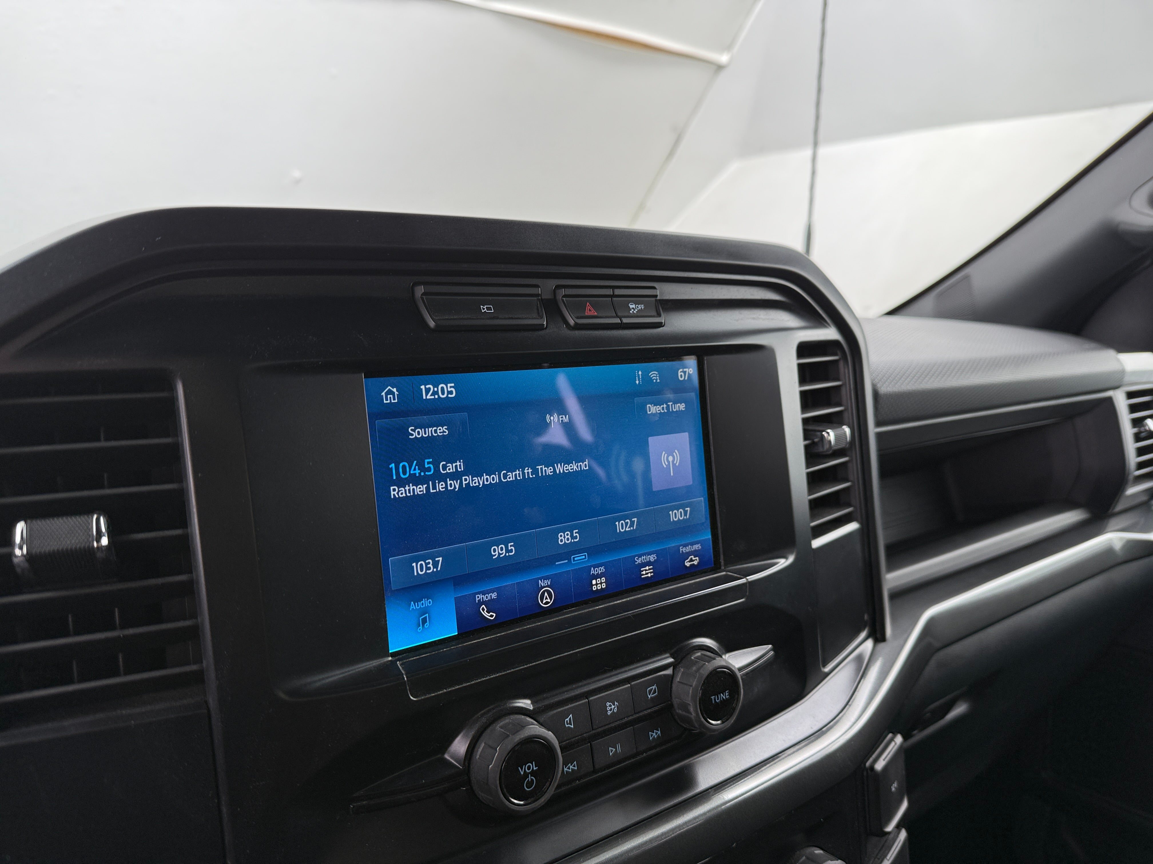 2023 Ford Econoline E-150 4