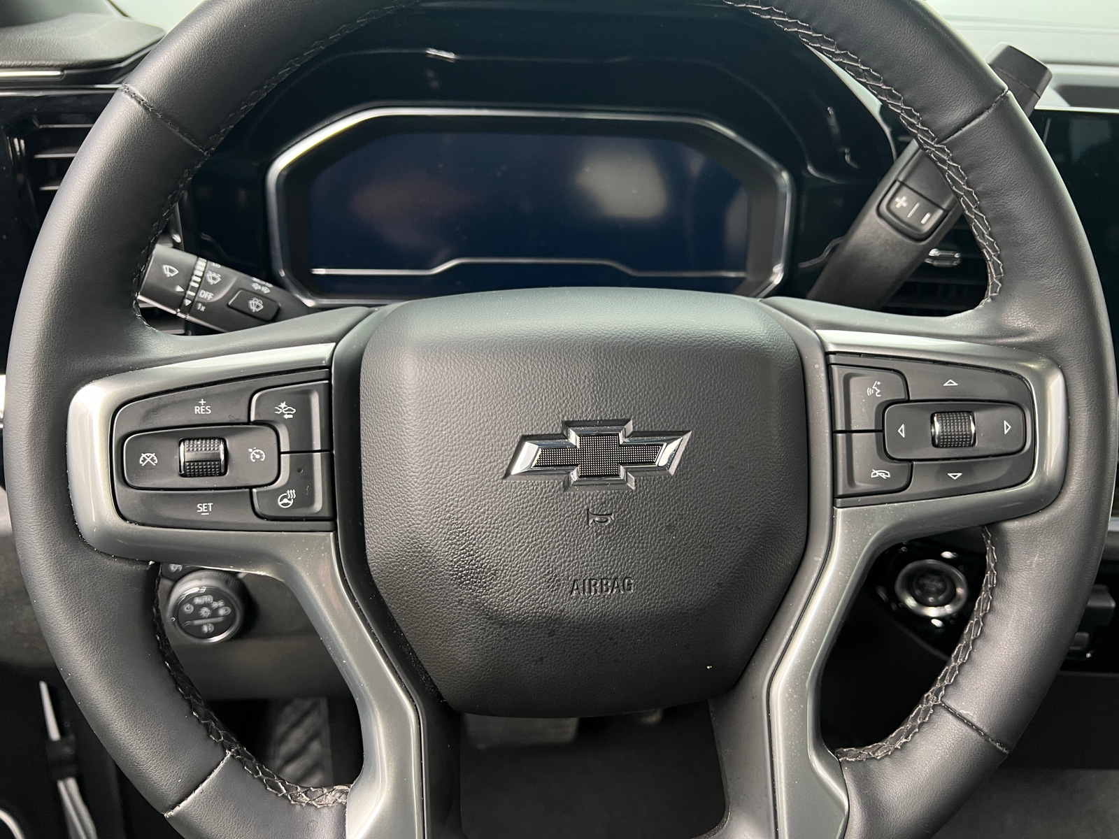 Thumbnail: 2024 Chevrolet Silverado 1500 - 5