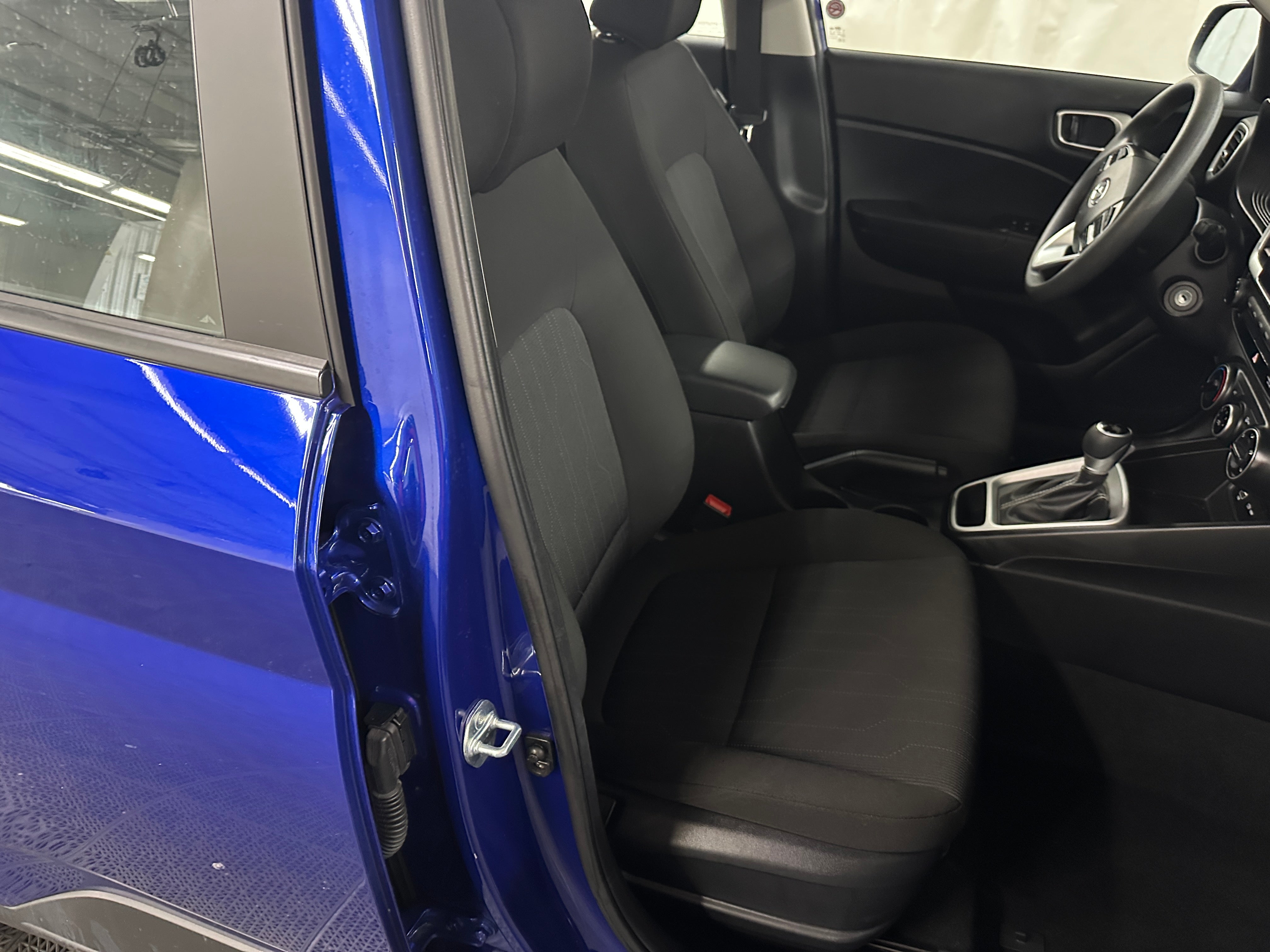 2024 Hyundai Venue SE 2