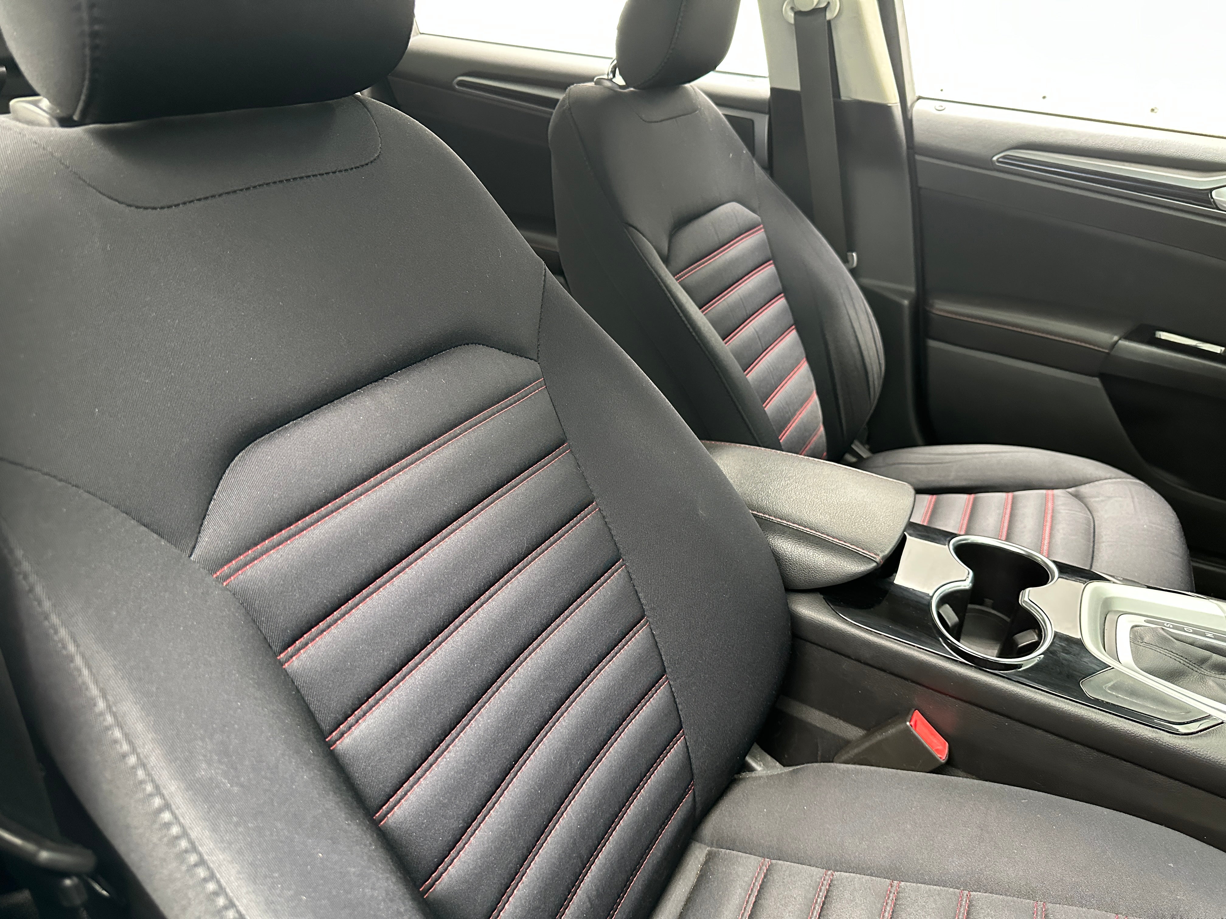 2015 Ford Fusion SE 2