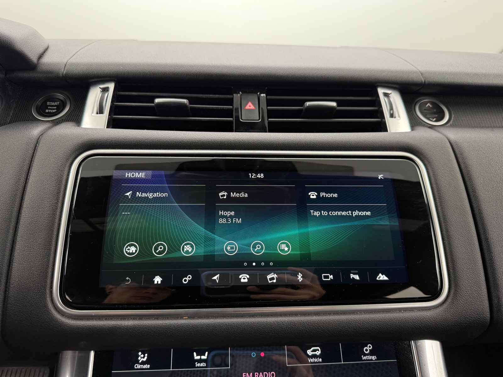Thumbnail: 2018 Land Rover Range Rover Sport - 3